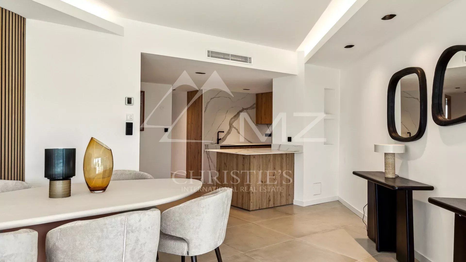 Condominium in Cannes, Alpes-Maritimes 12772280