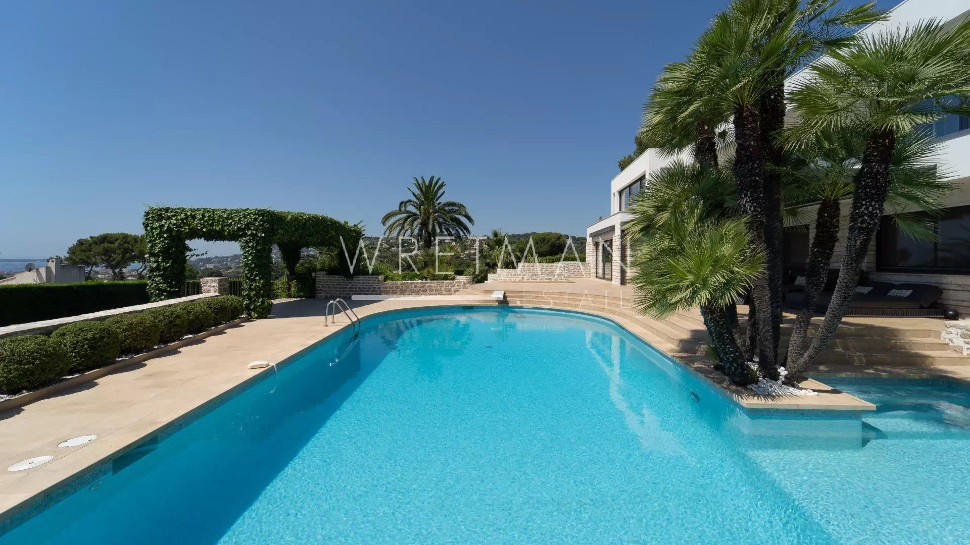 Будинок в Antibes, Alpes-Maritimes 12772307