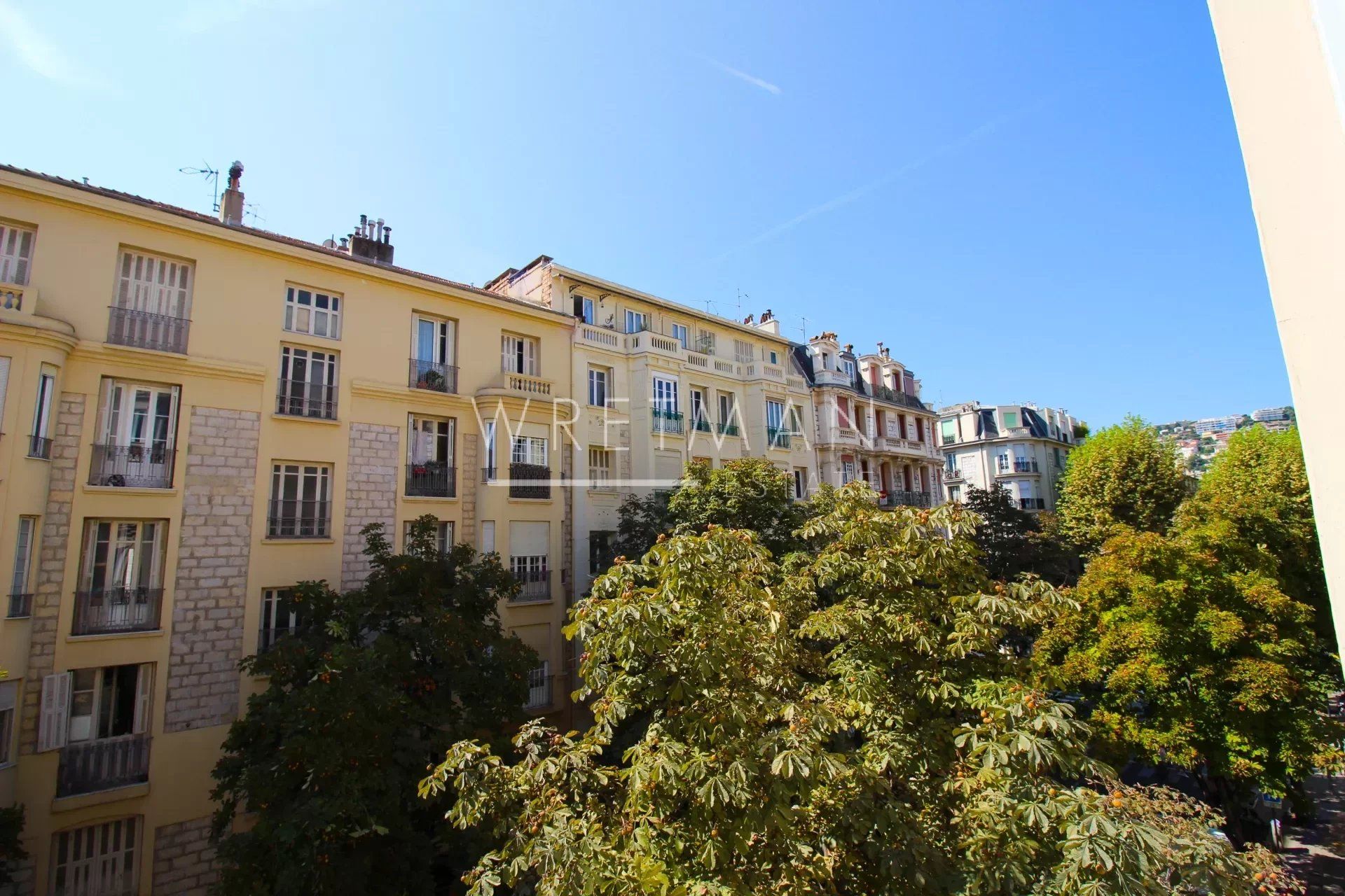 Condominium in Nice, Alpes-Maritimes 12772311