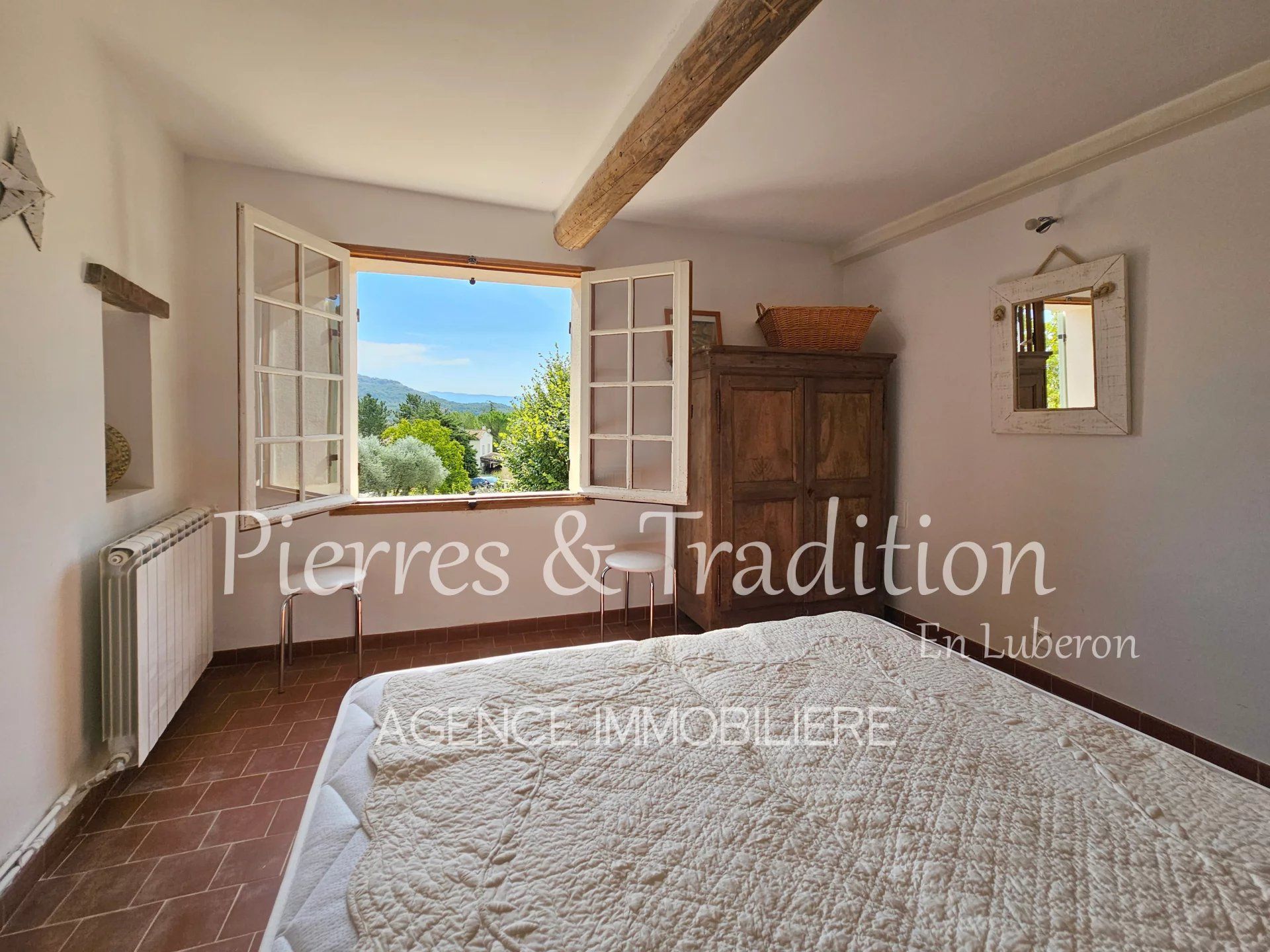 House in Saint-Saturnin-lès-Apt, Vaucluse 12772368