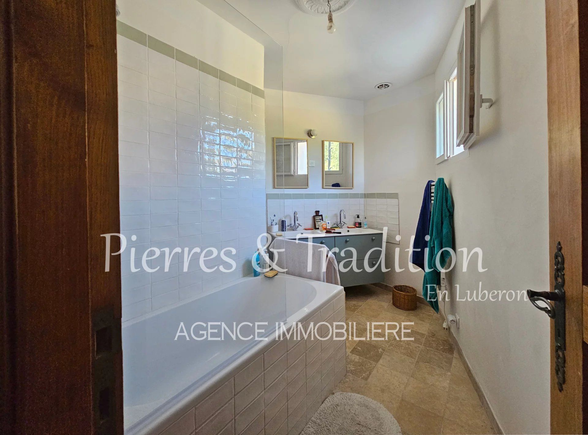 casa no Saint-Saturnin-lès-Apt, Vaucluse 12772368