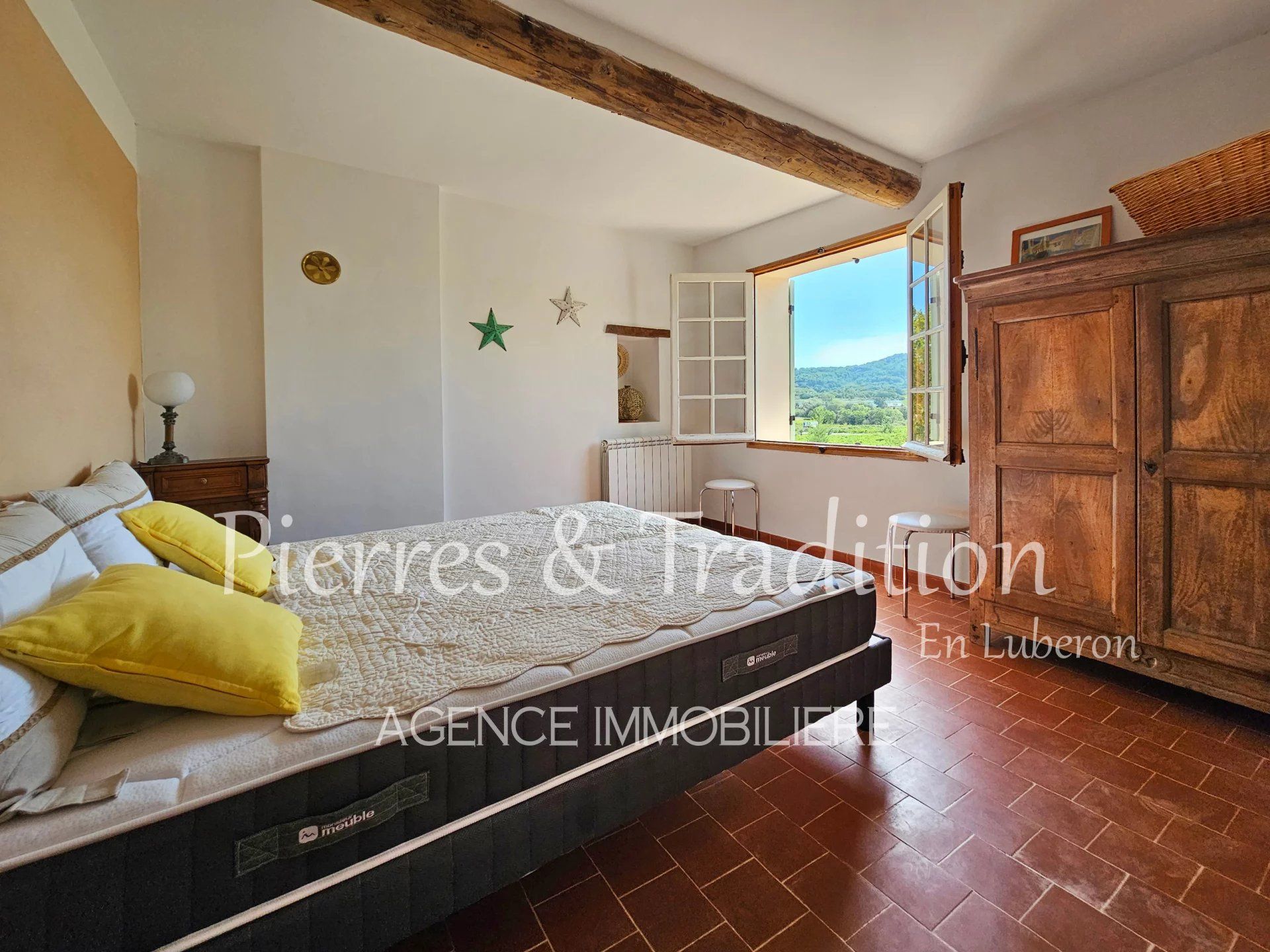 Dom w Saint-Saturnin-lès-Apt, Vaucluse 12772368