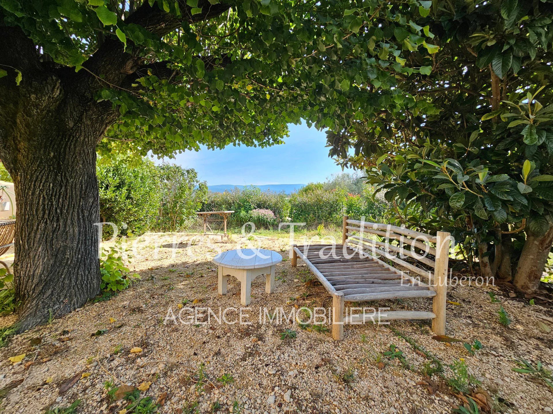 Casa nel Saint-Saturnin-les-Apt, Provenza-Alpi-Costa Azzurra 12772368