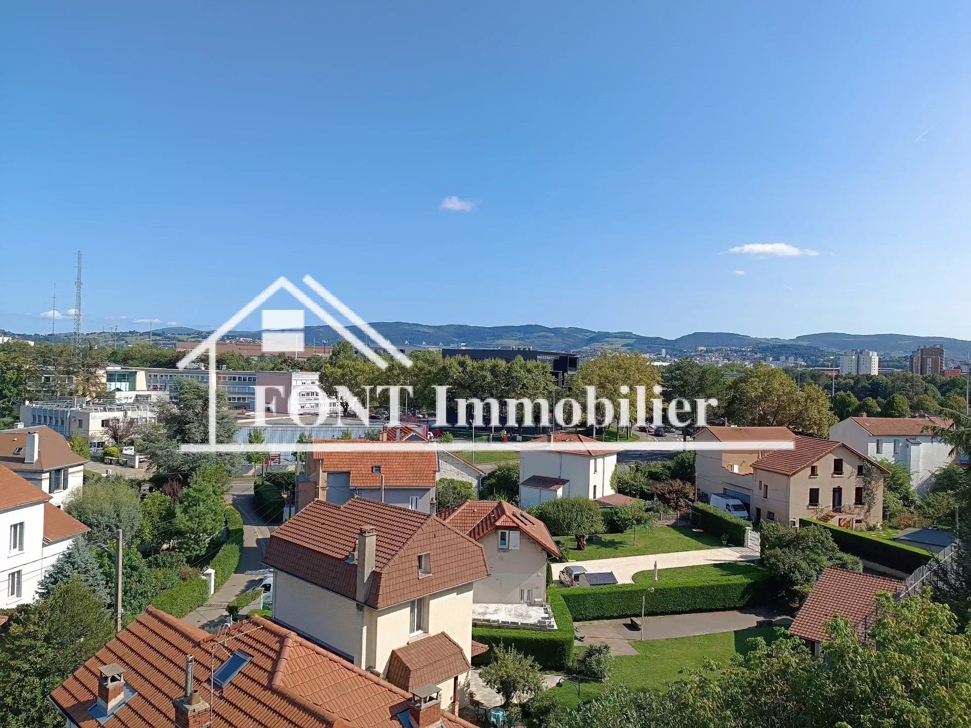 Condominium in Saint-Etienne, Auvergne-Rhône-Alpes 12772815