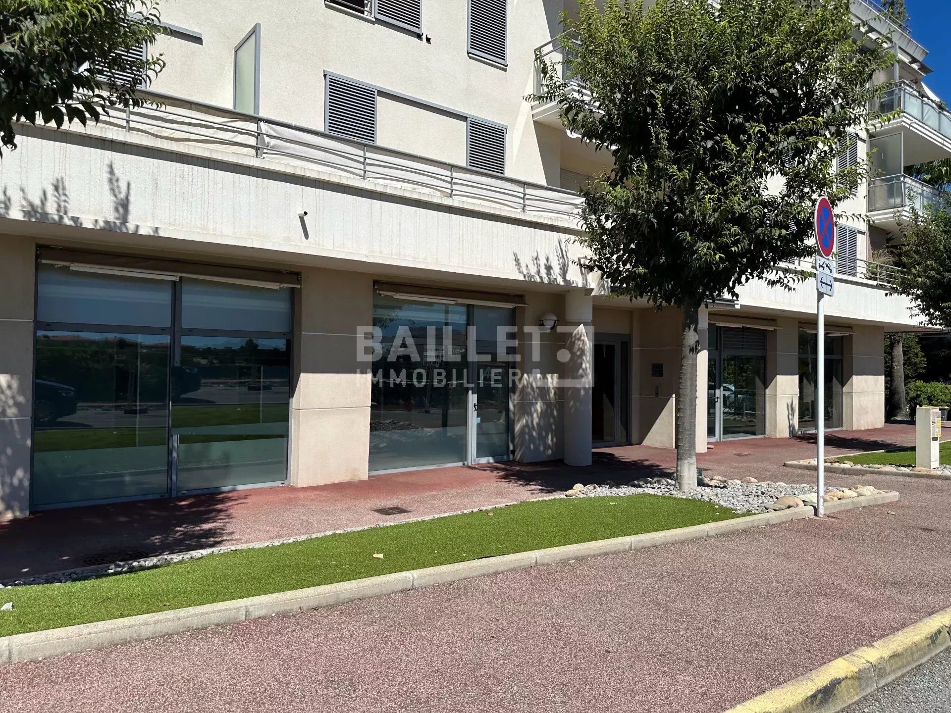 Annen i Antibes, Alpes-Maritimes 12772943