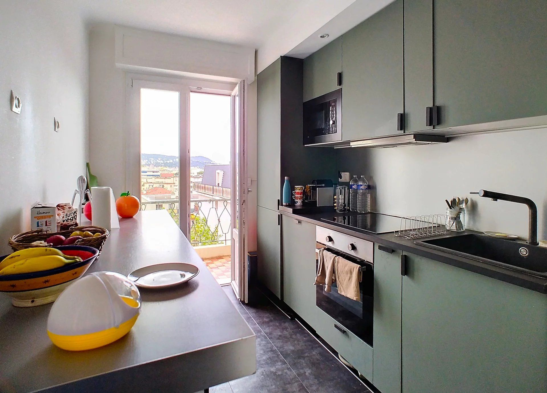 Condominium in Nice, Alpes-Maritimes 12773081