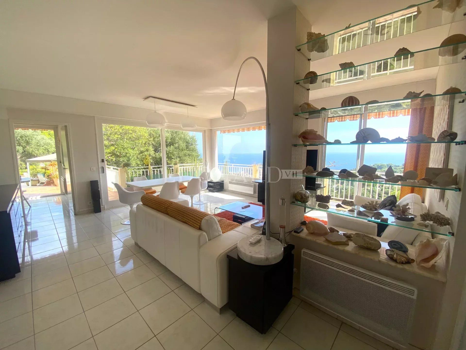 Condominio en Roquebrune-Cap-Martin, Alpes-Maritimes 12773320