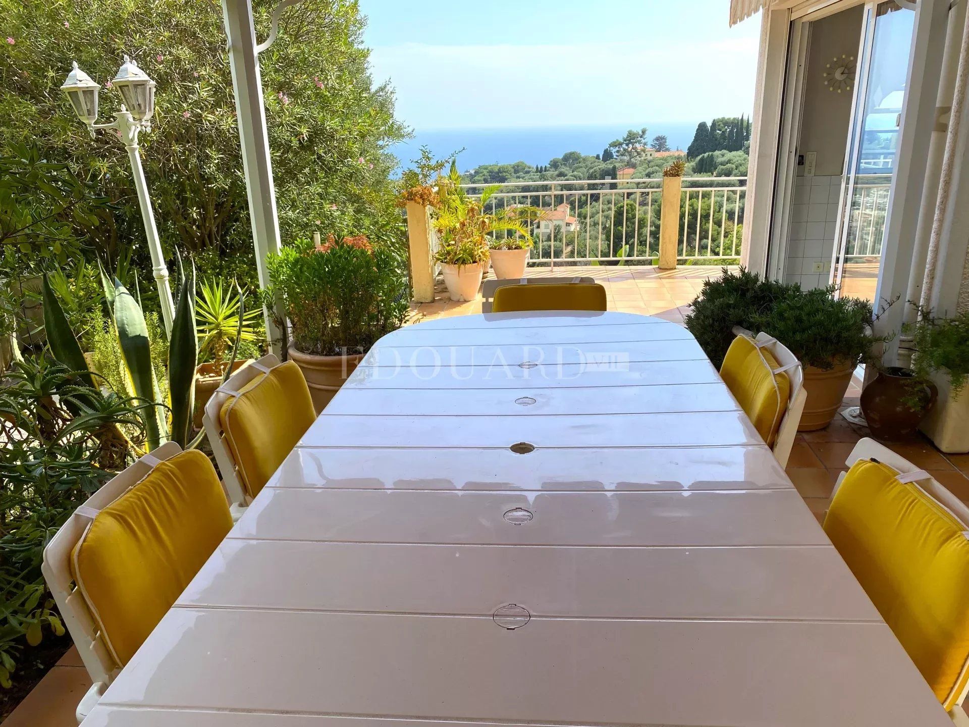 Condominio en Roquebrune-Cap-Martin, Alpes-Maritimes 12773320