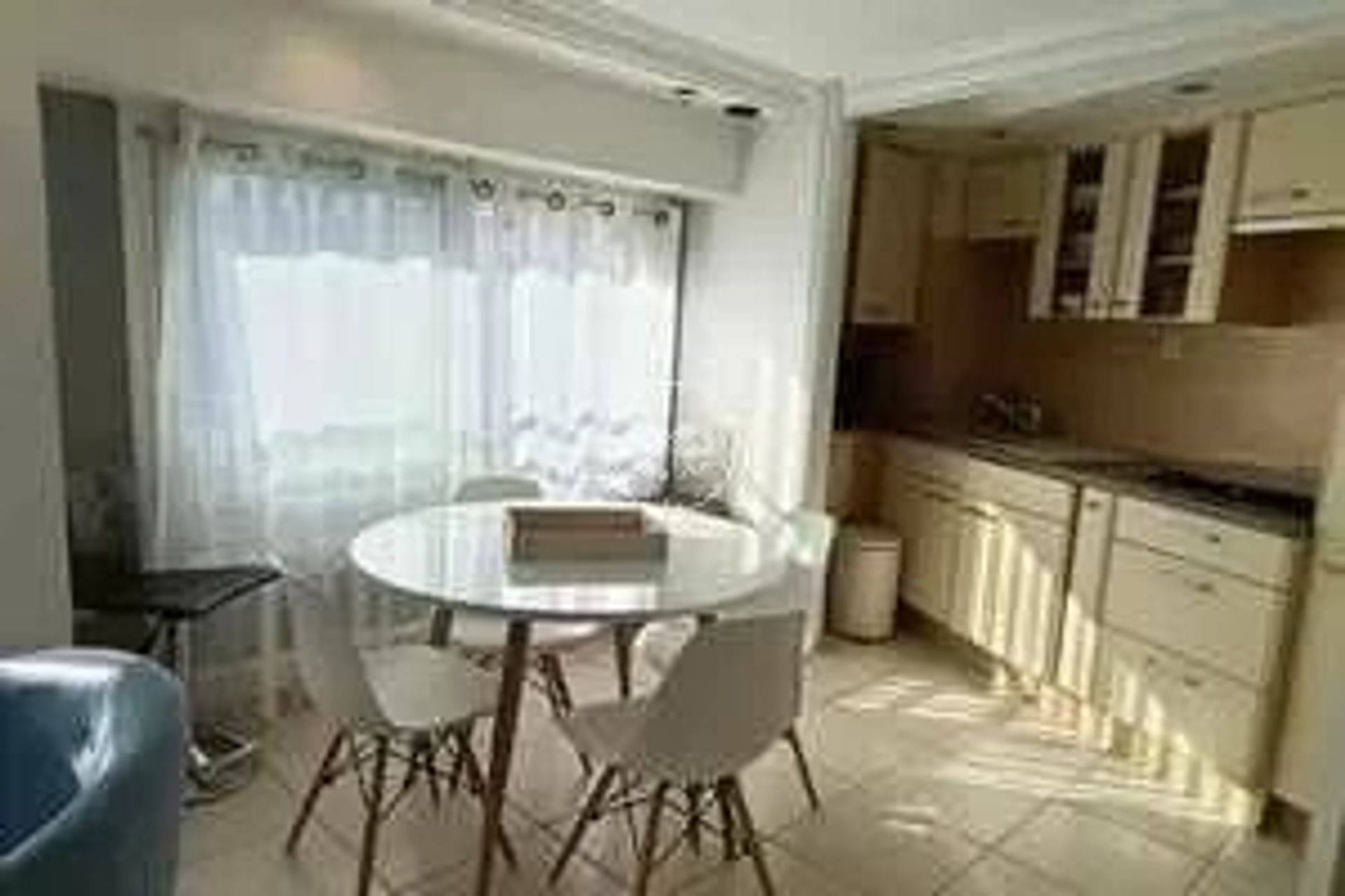 Condominium in Sint-Raphaël, Provence-Alpes-Côte d'Azur 12773566