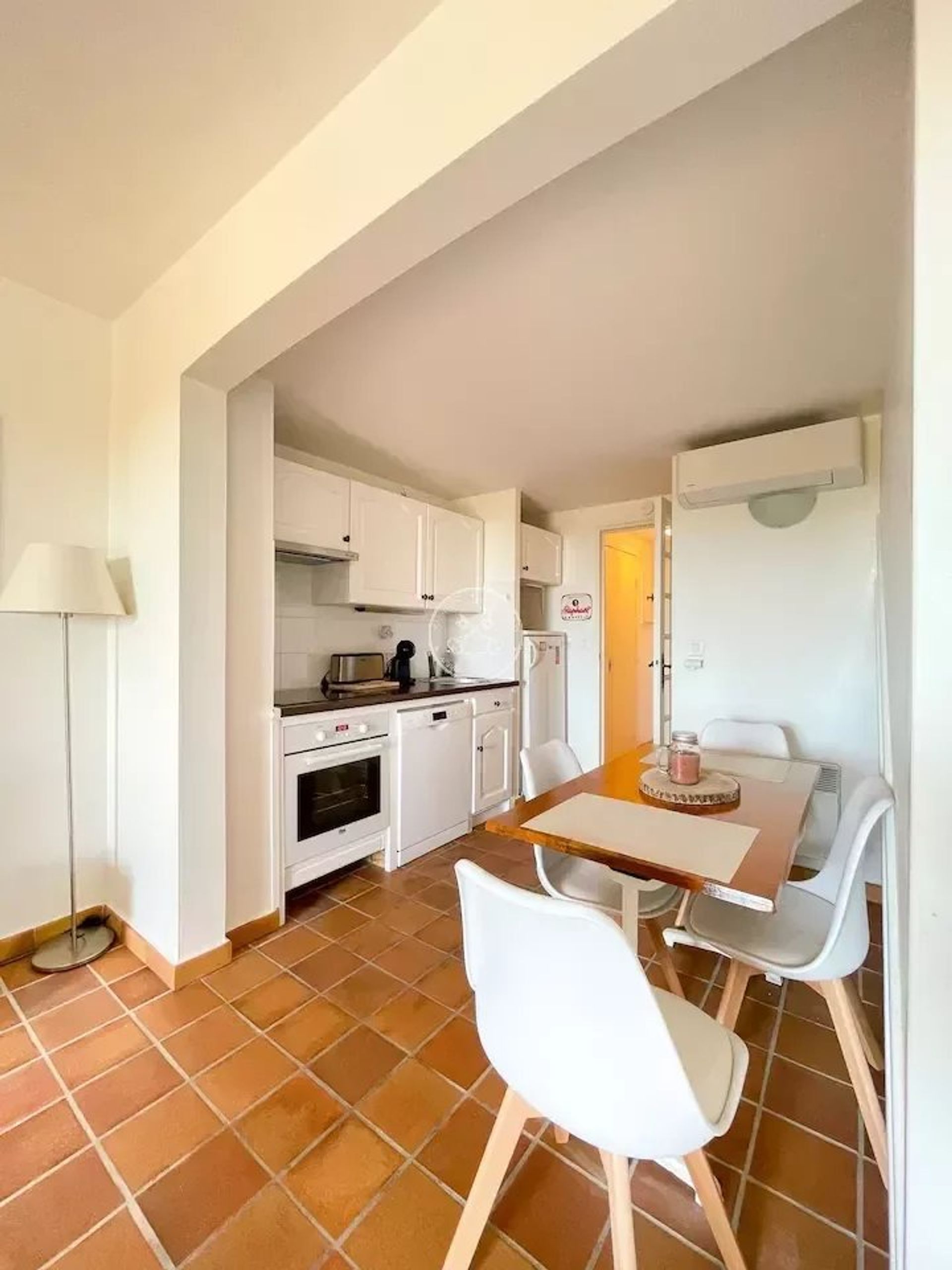 Condominium dans Saint-Raphaël, Var 12773581