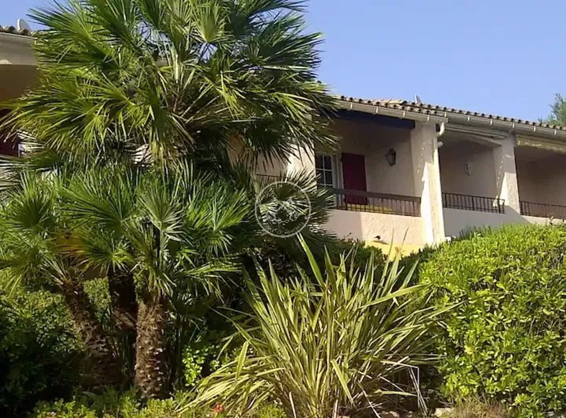 Condominium dans Saint-Raphaël, Var 12773581