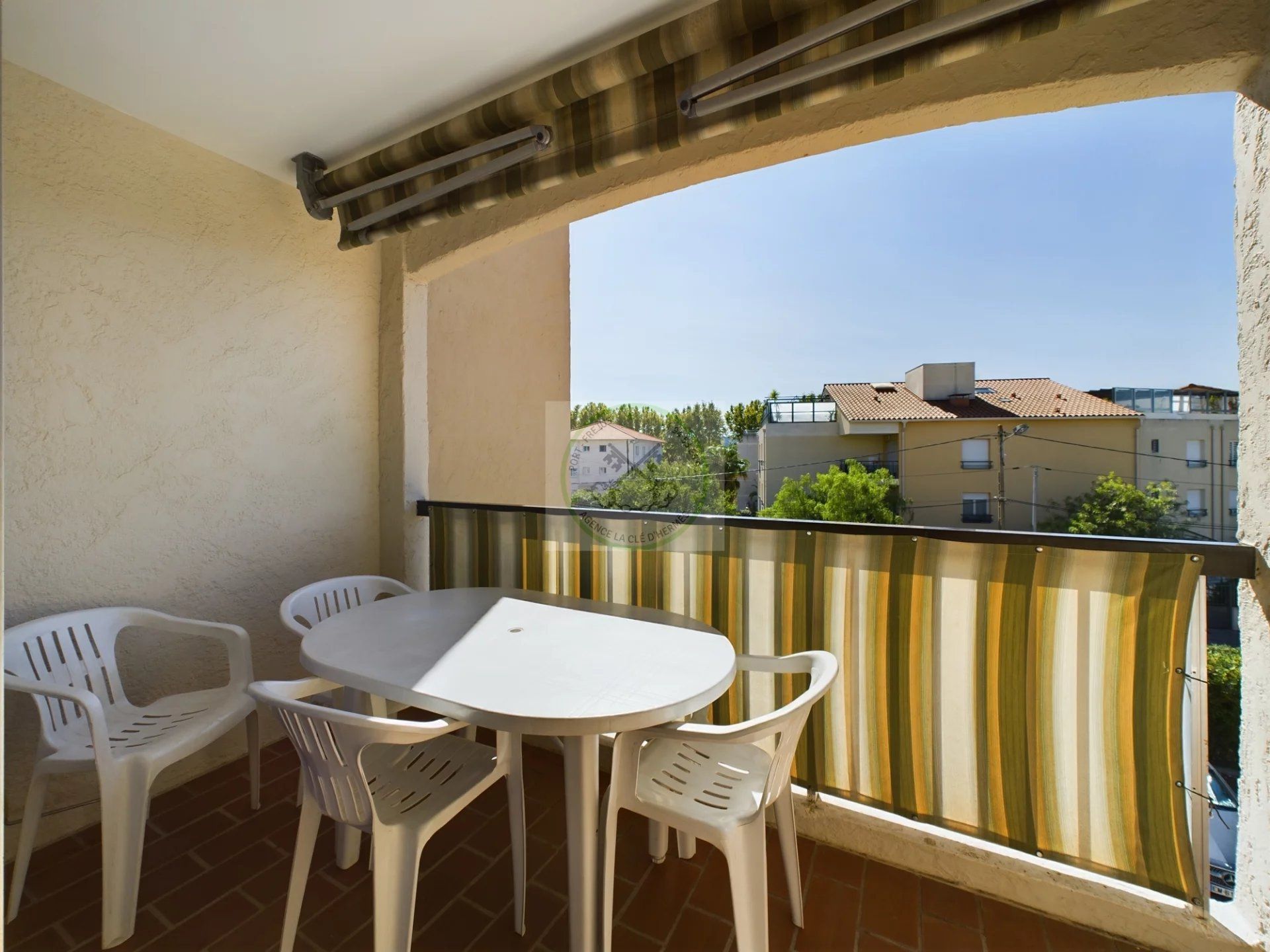 Condominium in Frejus, Provence-Alpes-Cote d'Azur 12773592