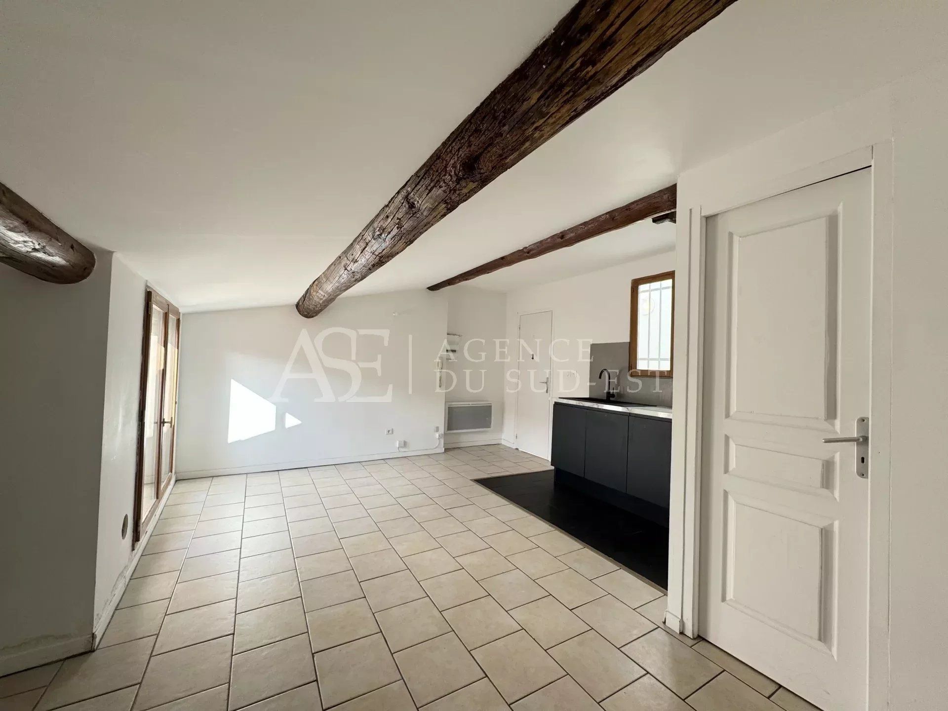 Condominium in Aix-en-Provence, Provence-Alpes-Cote d'Azur 12773694