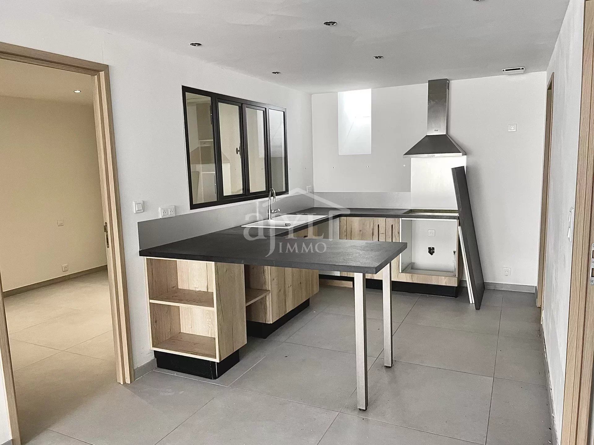 Condominium dans Rognes, Provence-Alpes-Cote d'Azur 12773703