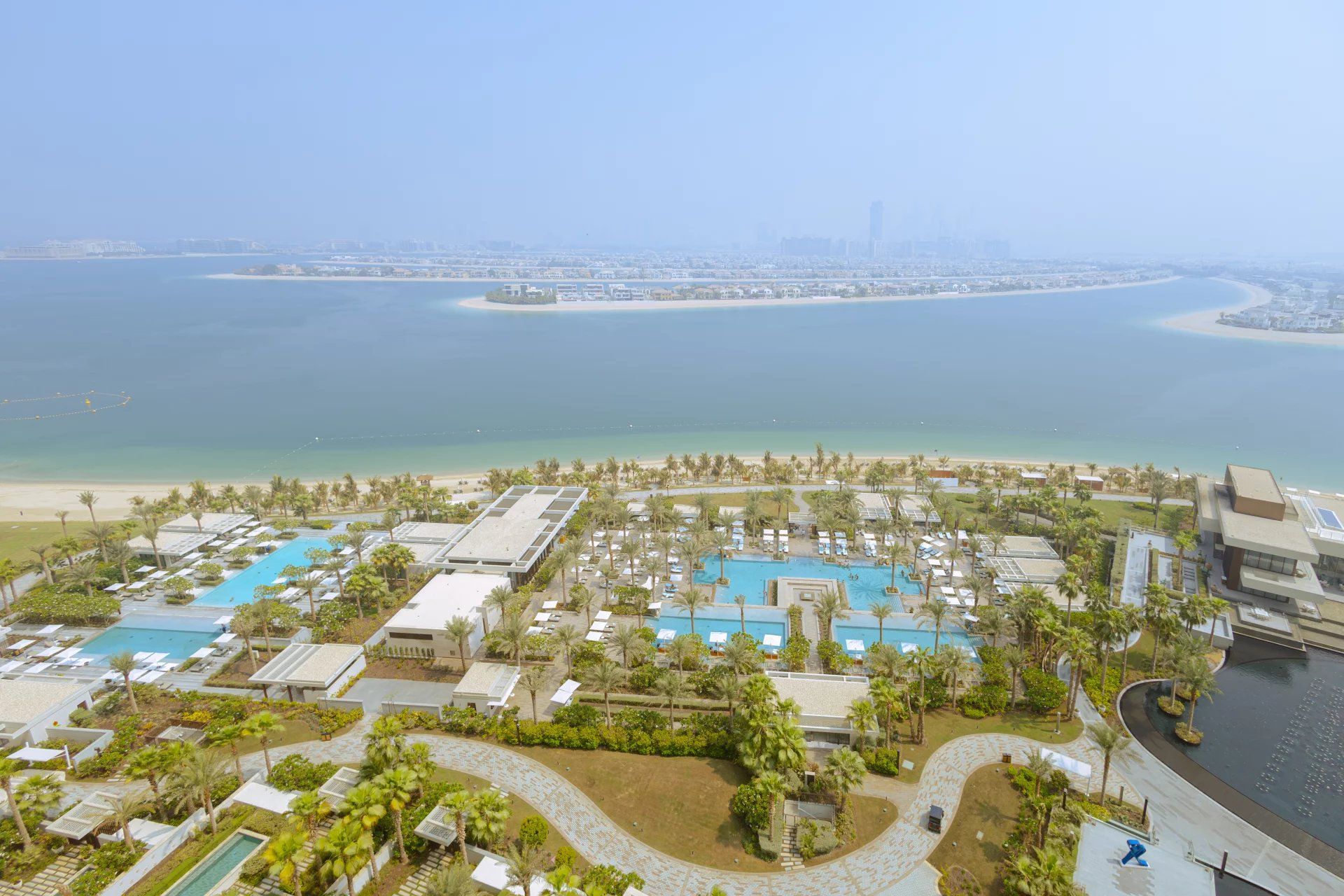 सम्मिलित में Palm Jumeirah, Dubai 12773735