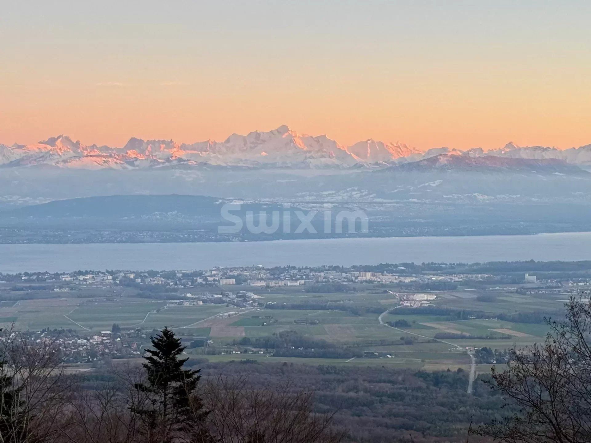 Hus i Essertines-sur-Rolle, Vaud 12773794