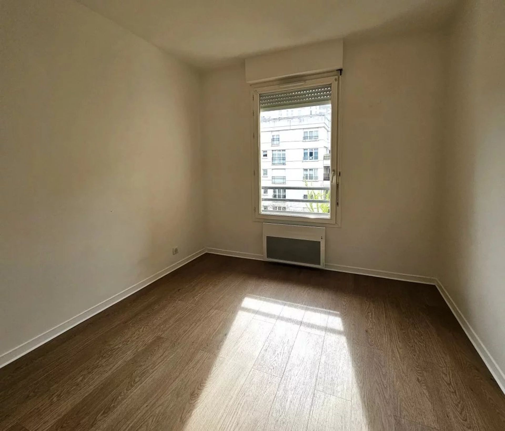 Osakehuoneisto sisään Courbevoie, Hauts-de-Seine 12773964