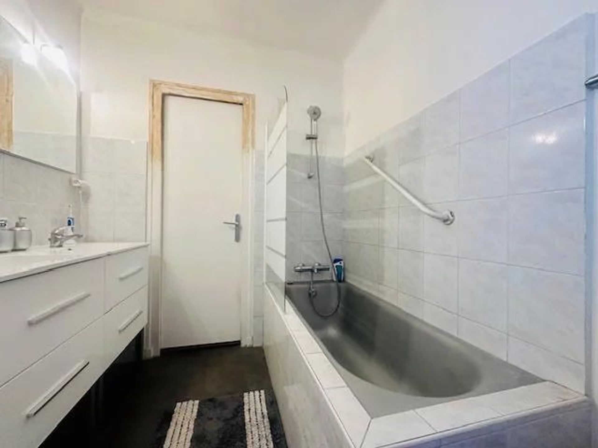 Квартира в Aix-les-Bains, Savoie 12773983