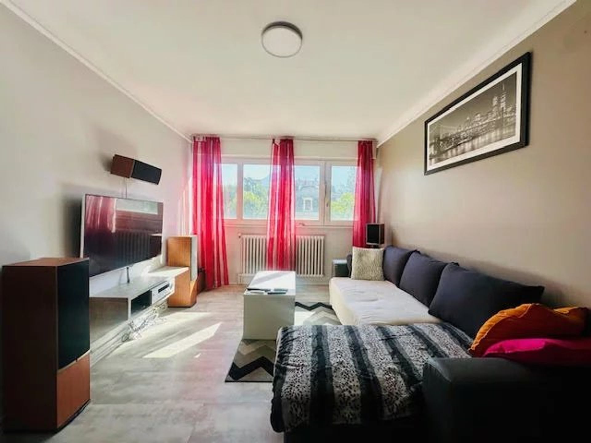 Condominium in Aix-les-Bains, Savoie 12773983