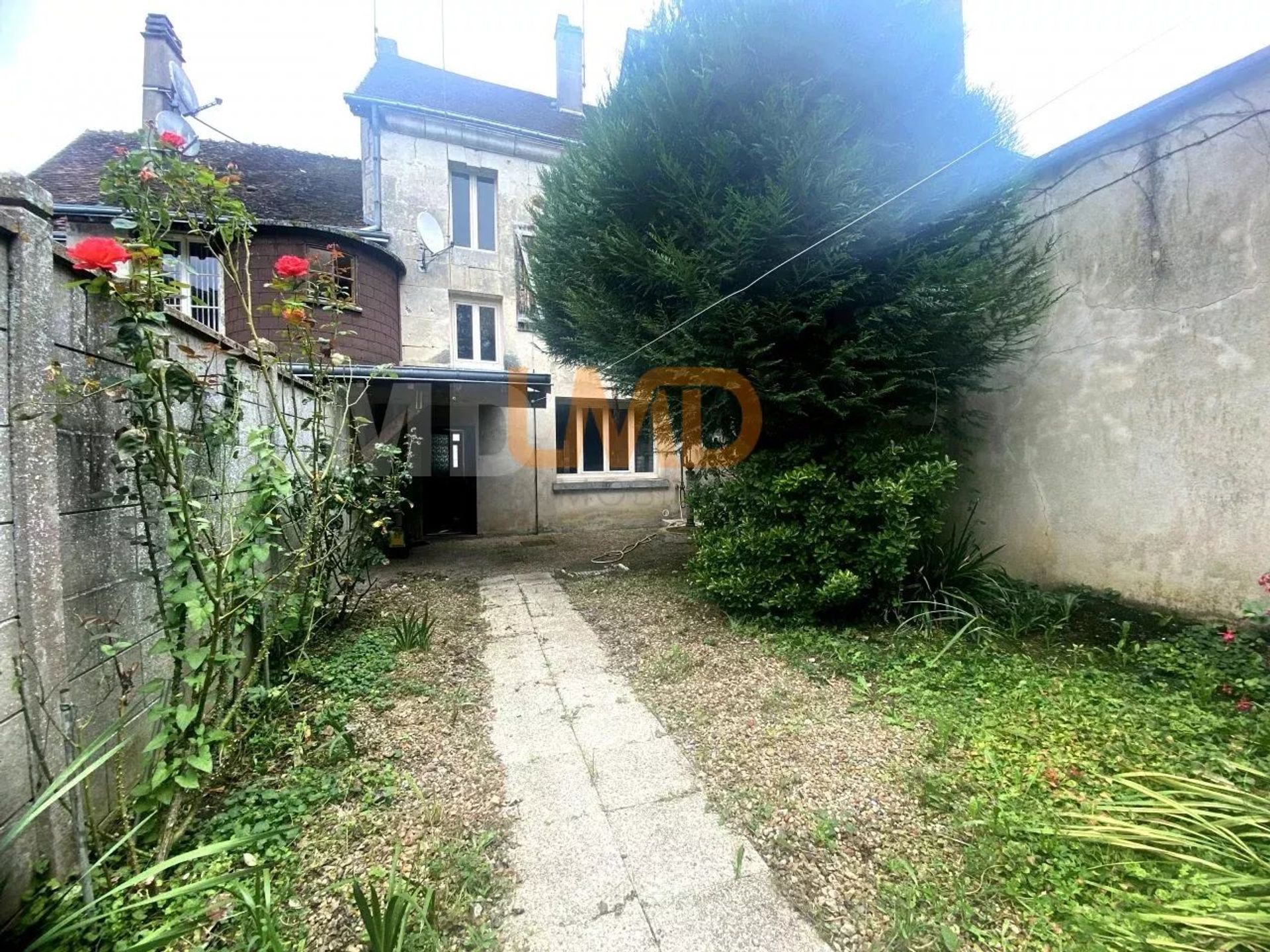 House in Vendôme, Loir-et-Cher 12774493