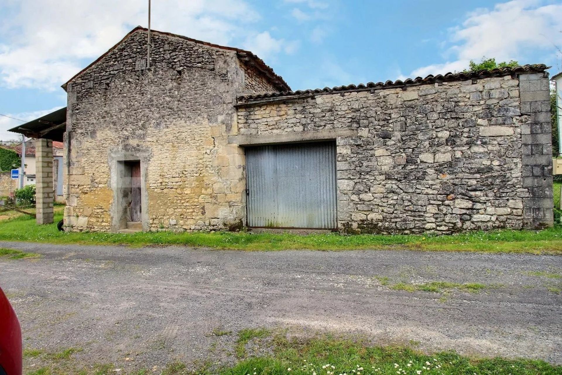 상업 에 La Chapelle-des-Pots, Charente-Maritime 12774768