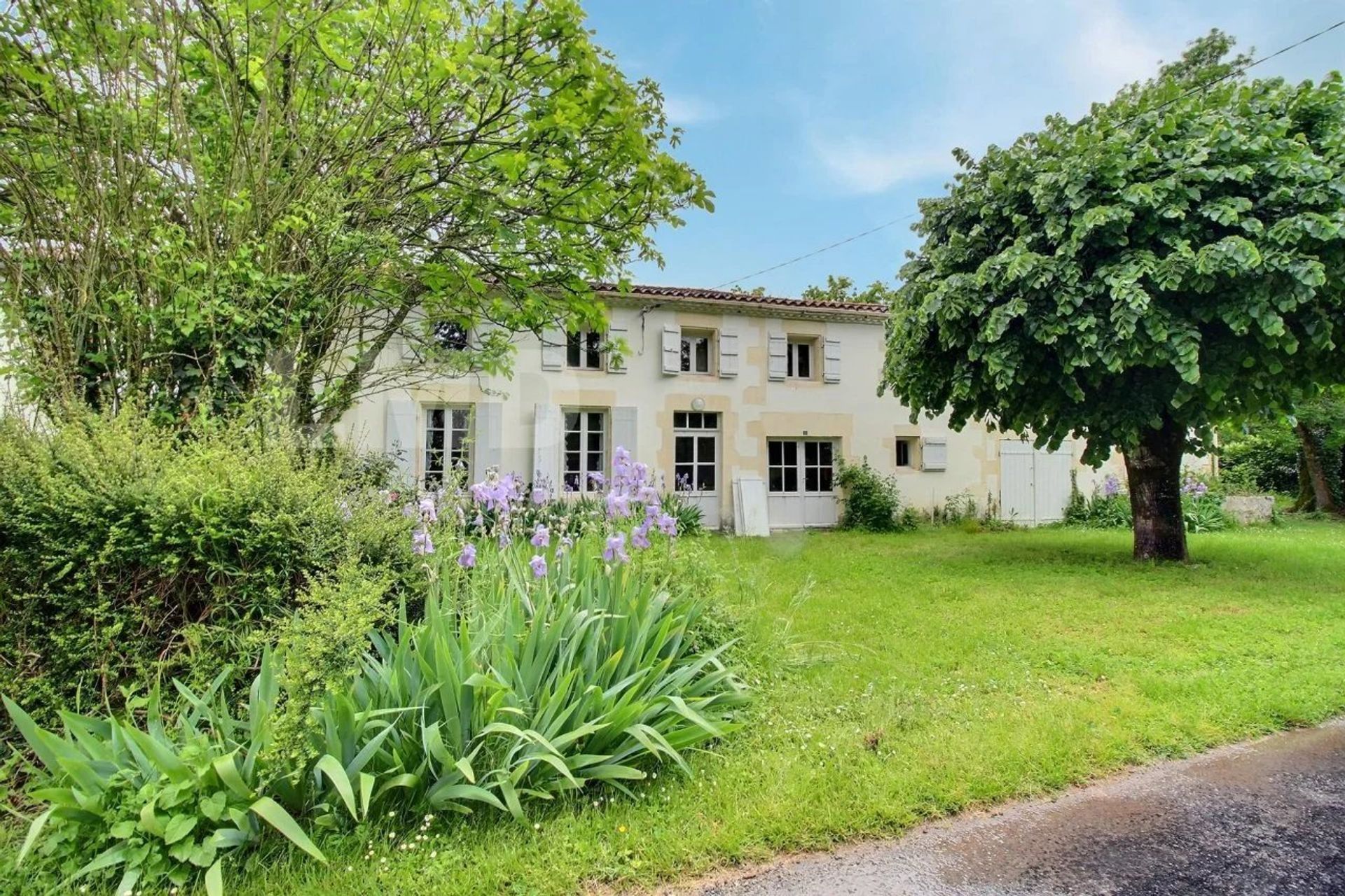 住宅 在 Saint-Jean-d'Angély, Charente-Maritime 12774777