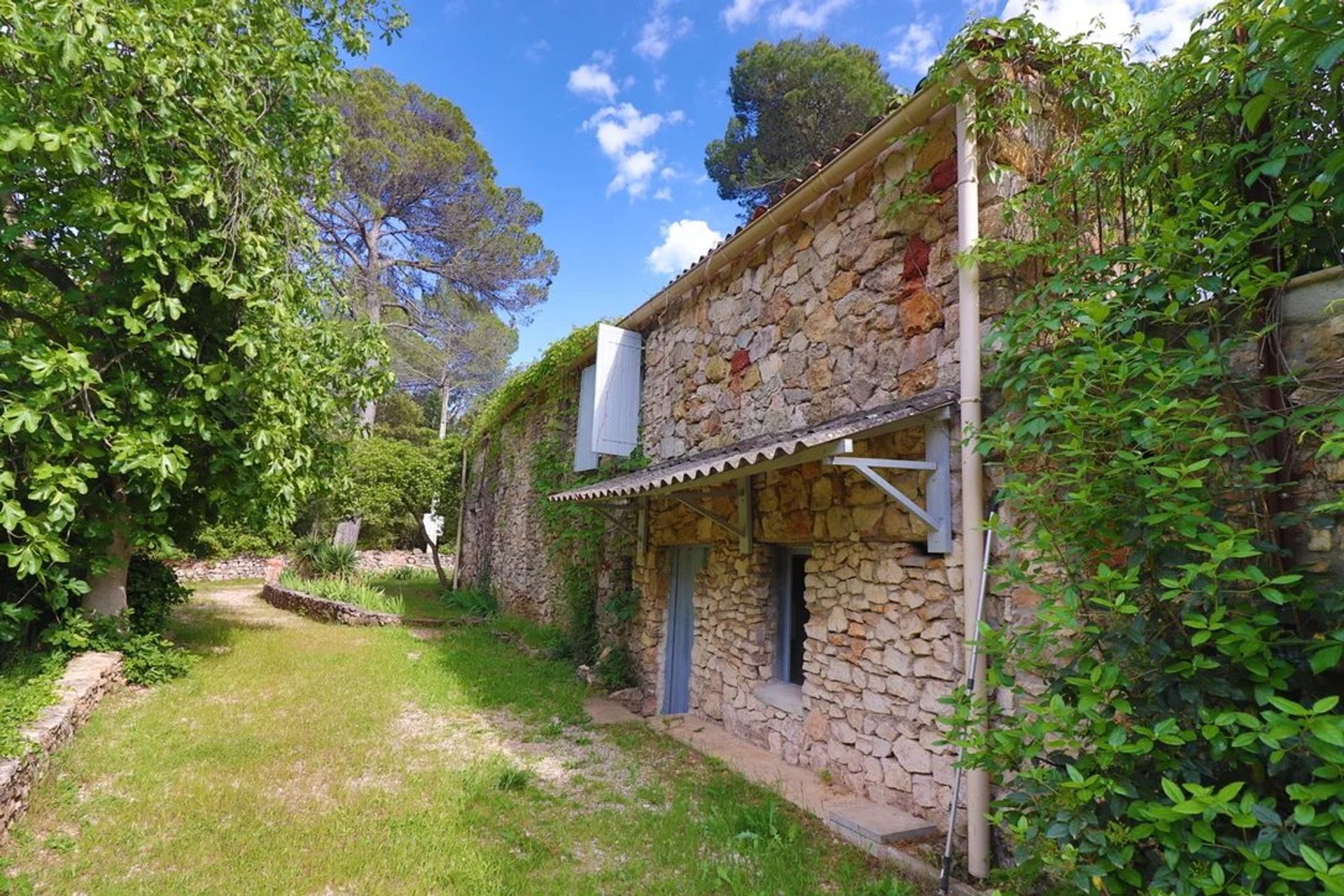 Hus i Carces, Provence-Alpes-Cote d'Azur 12774909