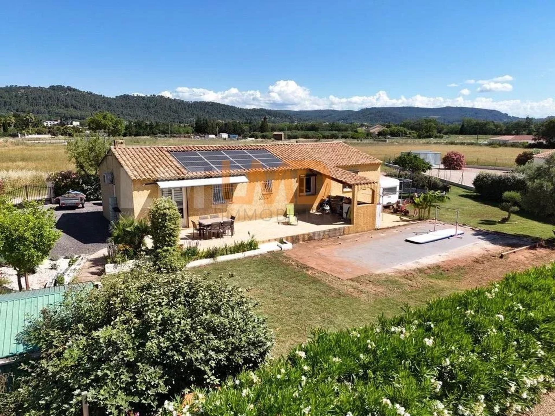 Hus i Le Luc, Provence-Alpes-Cote d'Azur 12775060