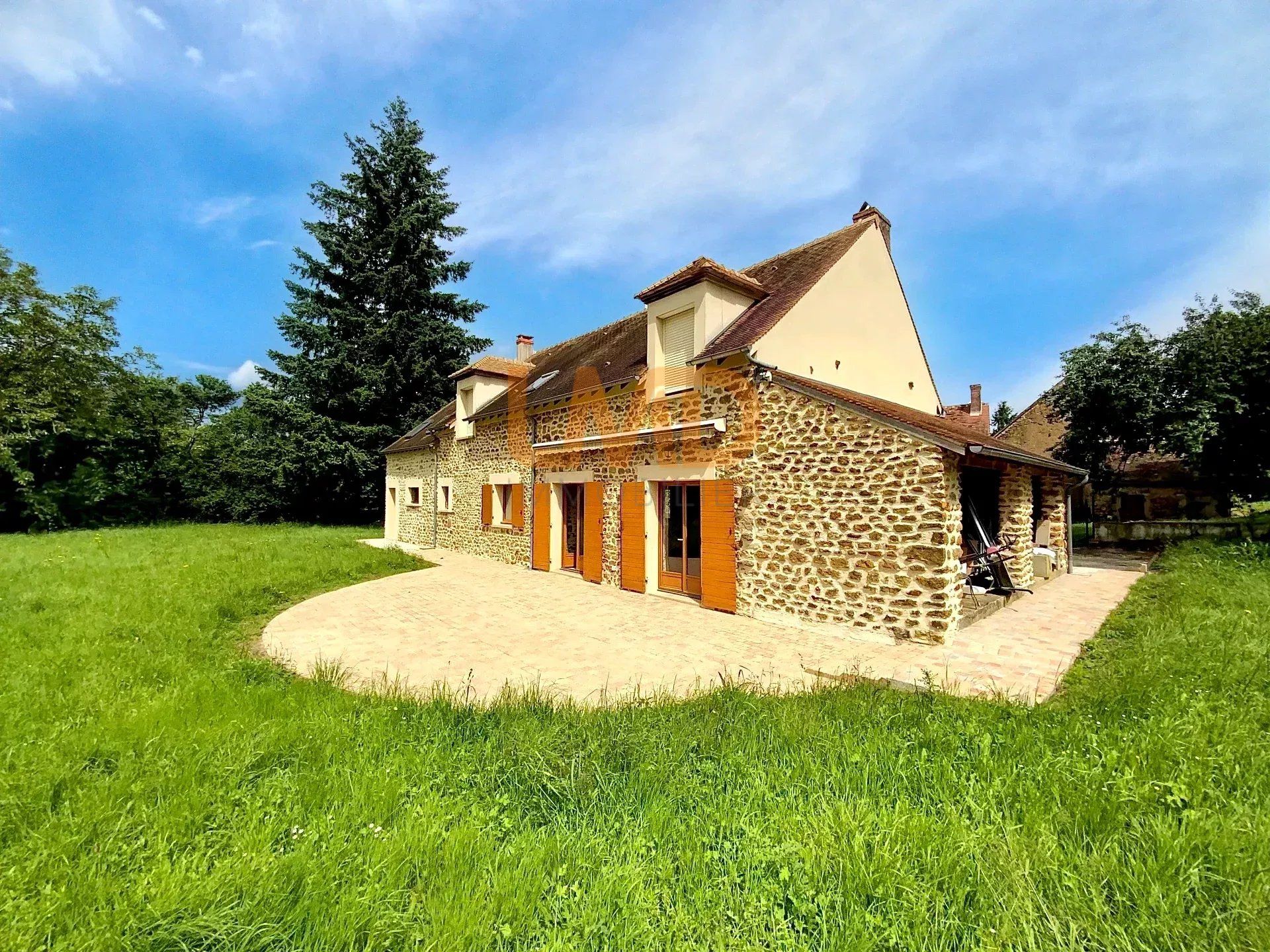 casa en Chaillac, Indre 12775140