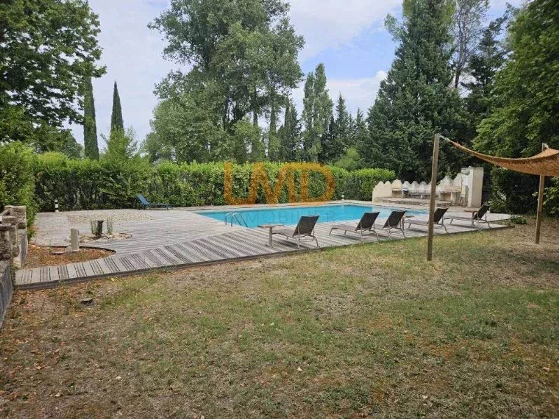 Condominium in Sint-Didier, Provence-Alpes-Côte d'Azur 12775184