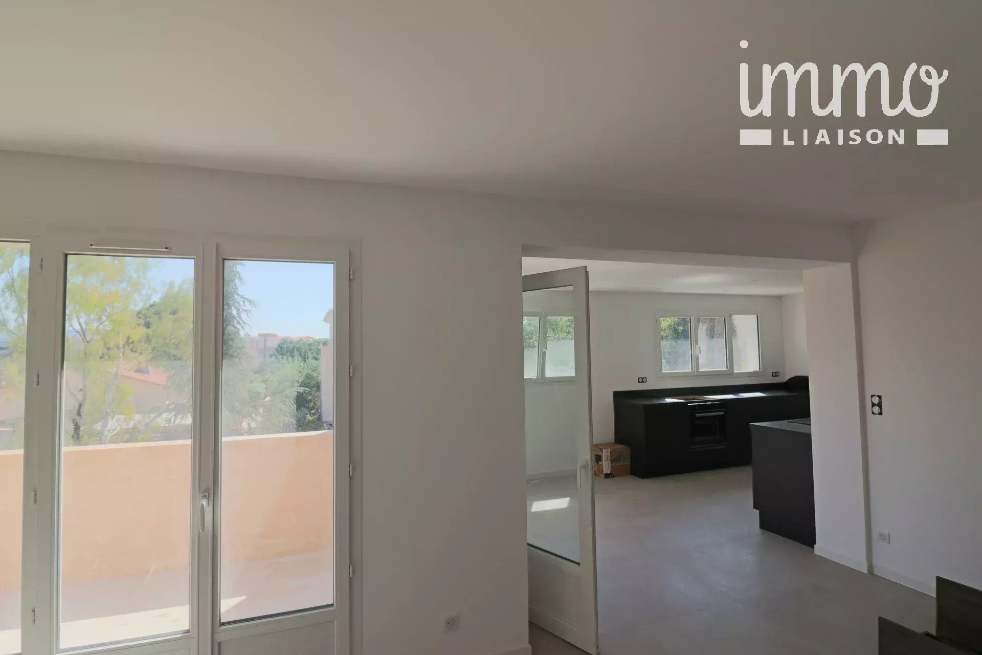 Condominium in Sanary-sur-Mer, Var 12775258