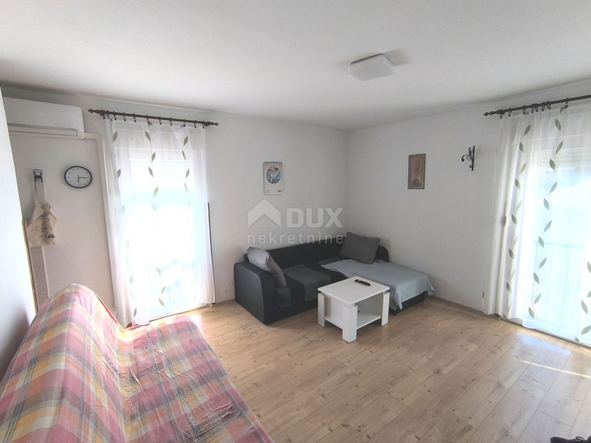 Condominio en Pula, Istarska županija 12776353