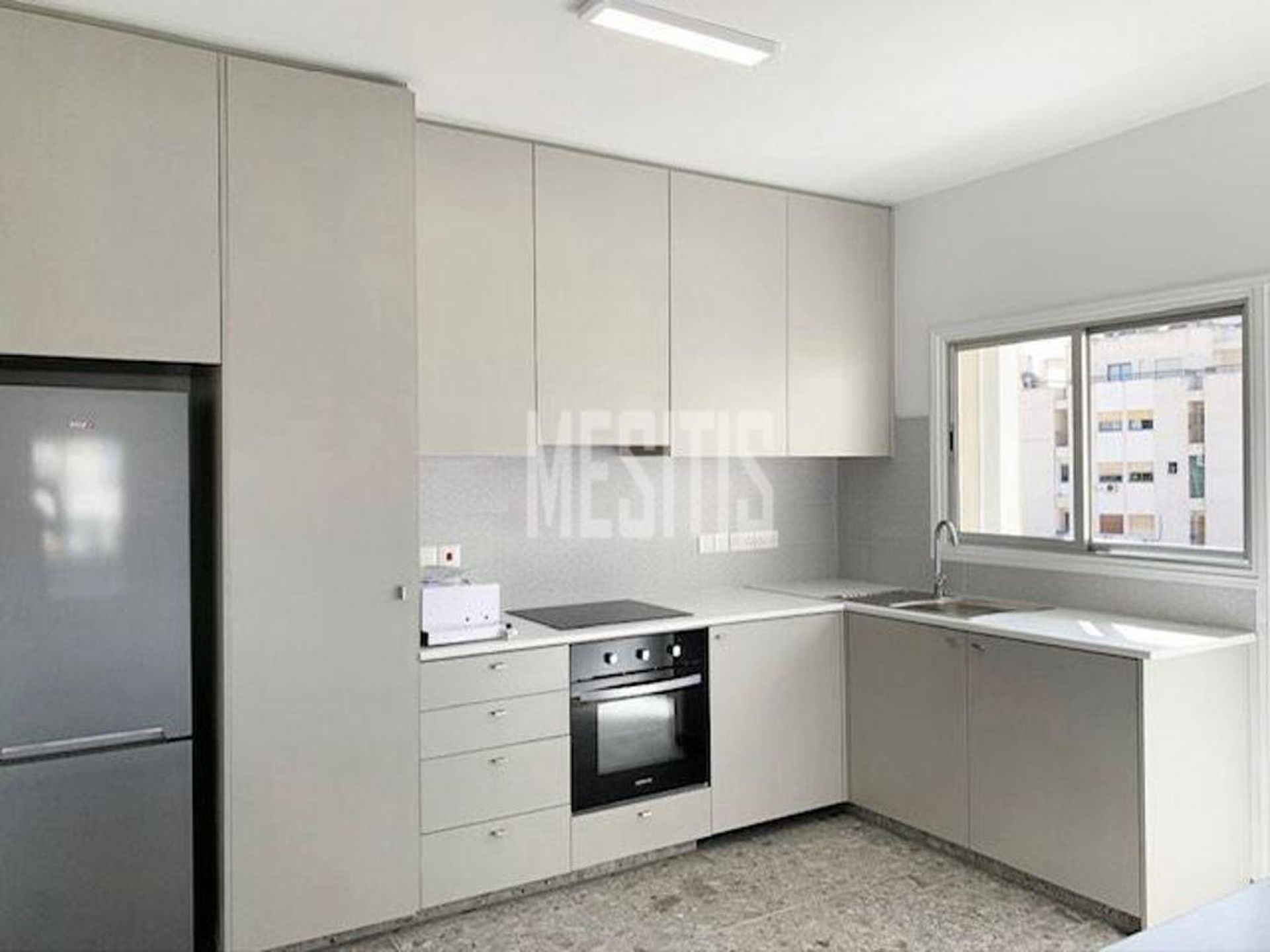 Condominio nel Nicosia, Lefkosia 12776519