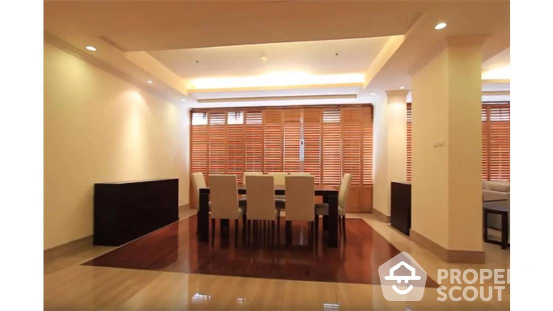 Condominium in Pathum Wan, Krung Thep Maha Nakhon 12776863