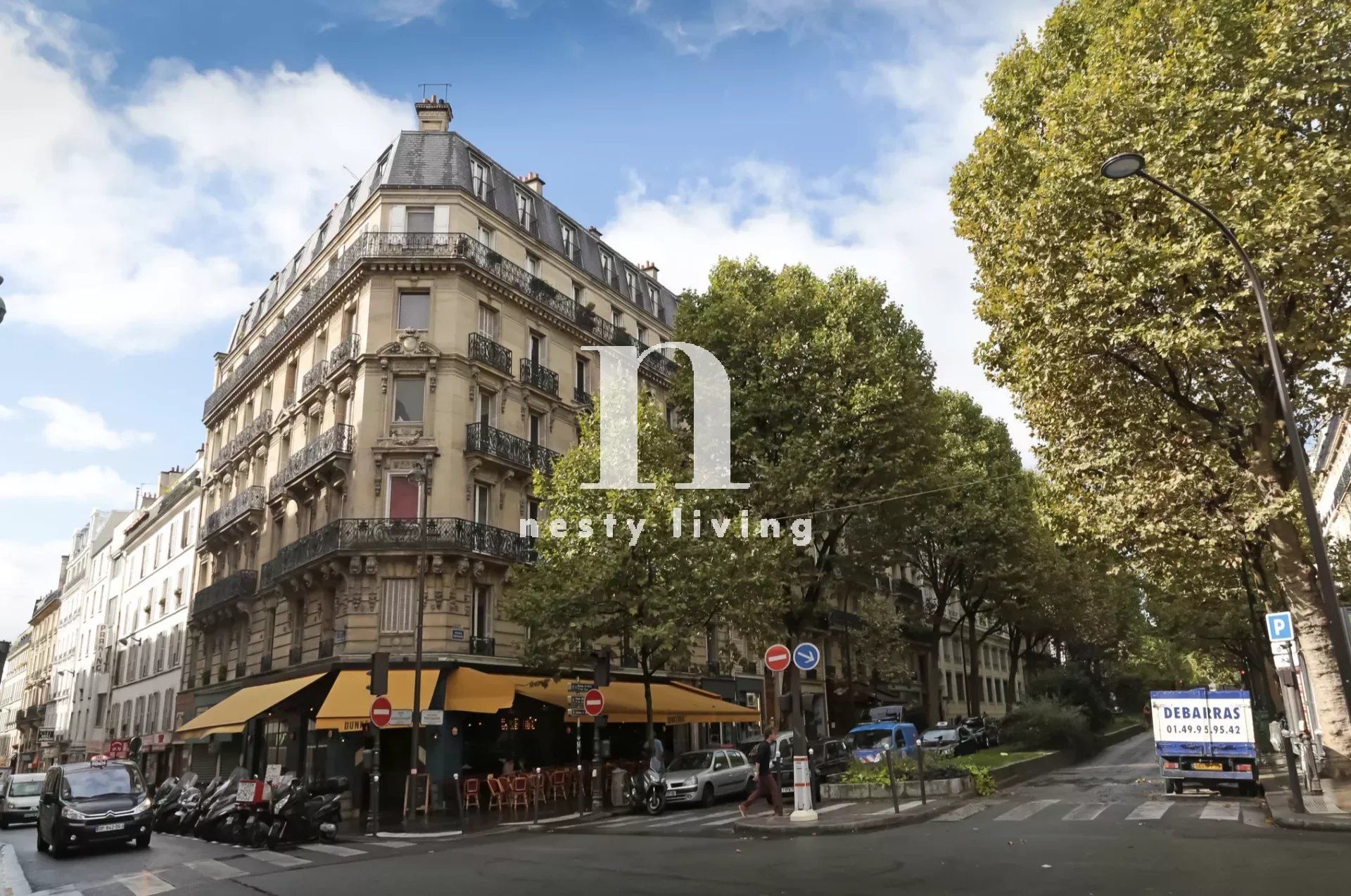 Condominium in Paris, Ile-de-France 12777012