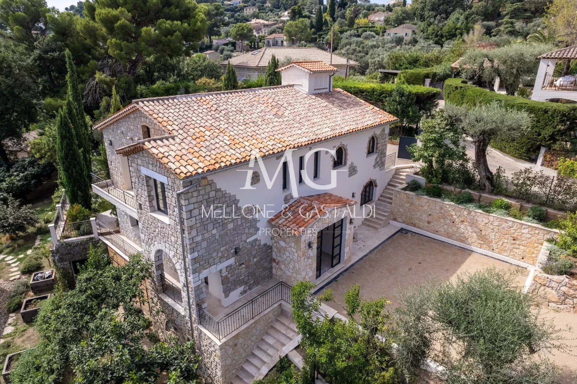 σπίτι σε Mougins, Alpes-Maritimes 12777035