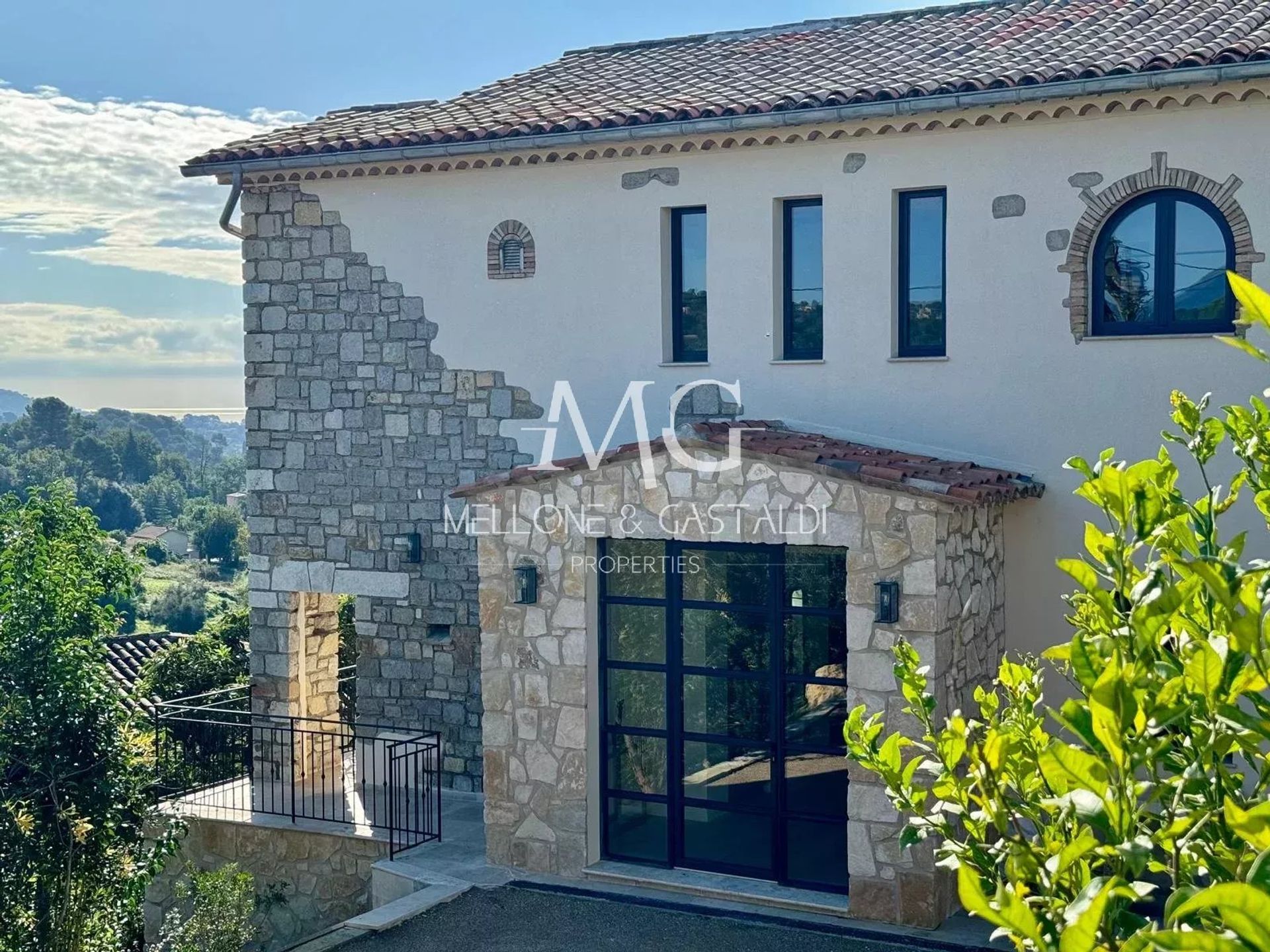 σπίτι σε Mougins, Alpes-Maritimes 12777035