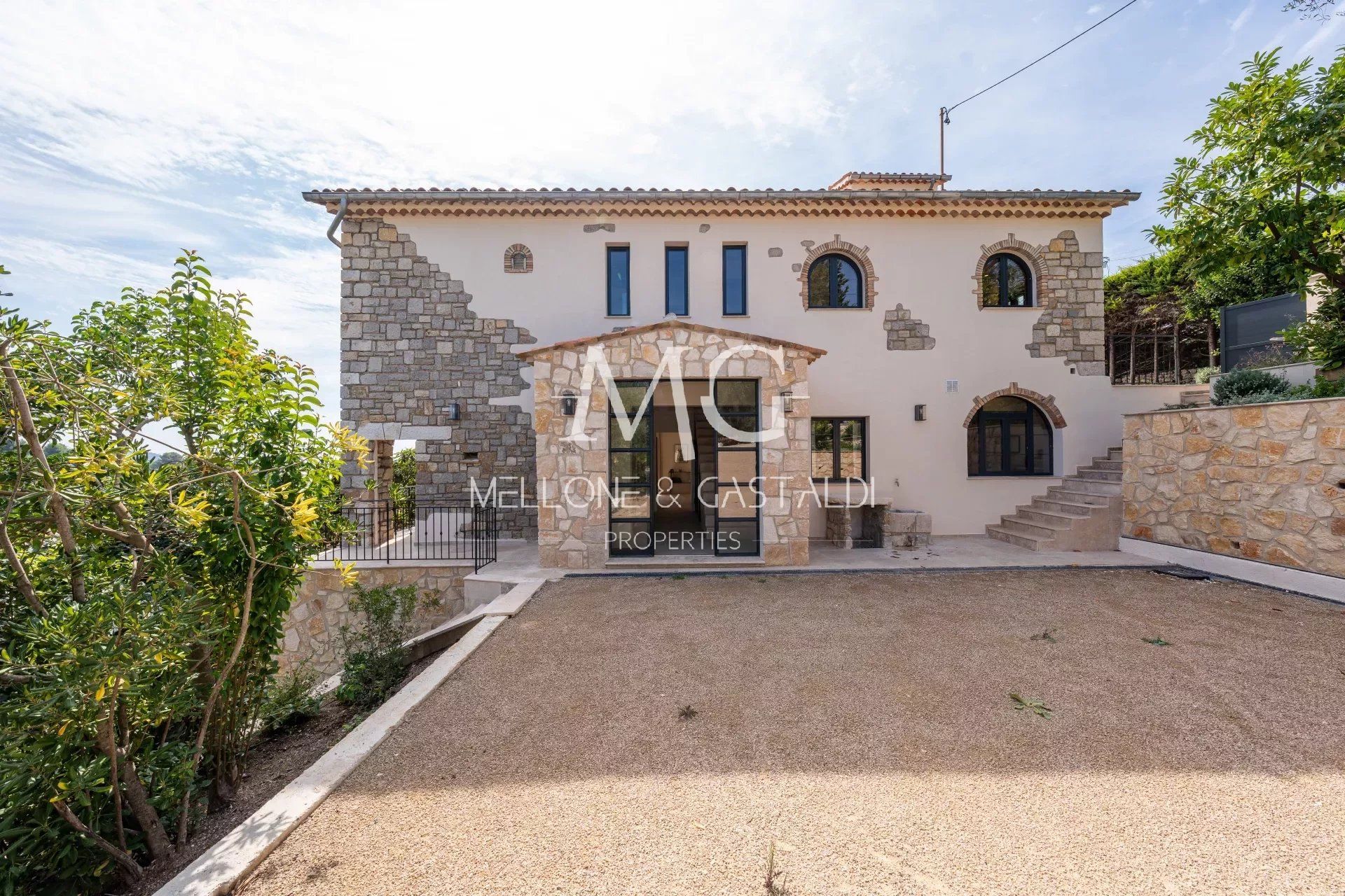 σπίτι σε Mougins, Alpes-Maritimes 12777035