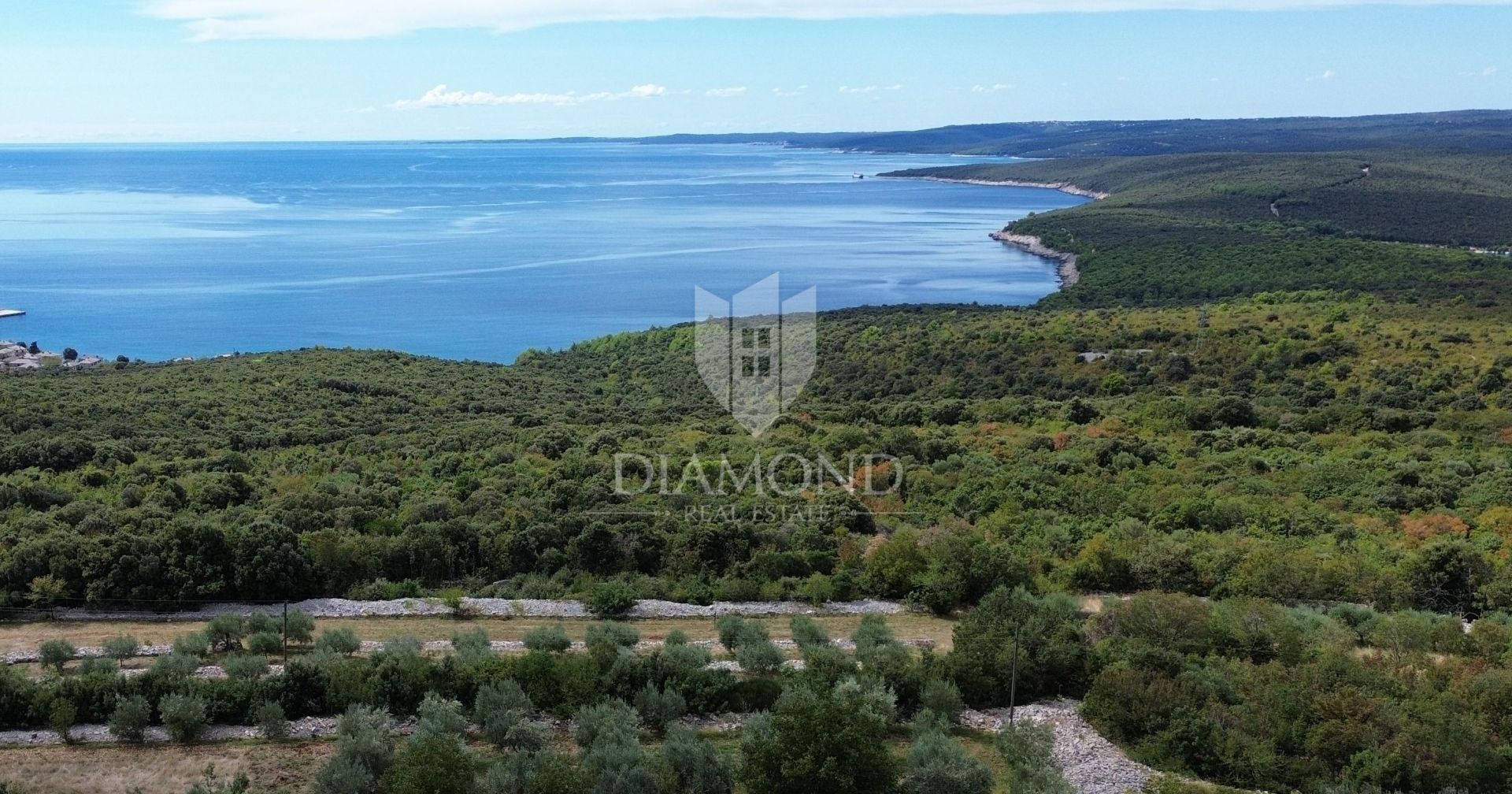 Land im Labin, Istria County 12777373