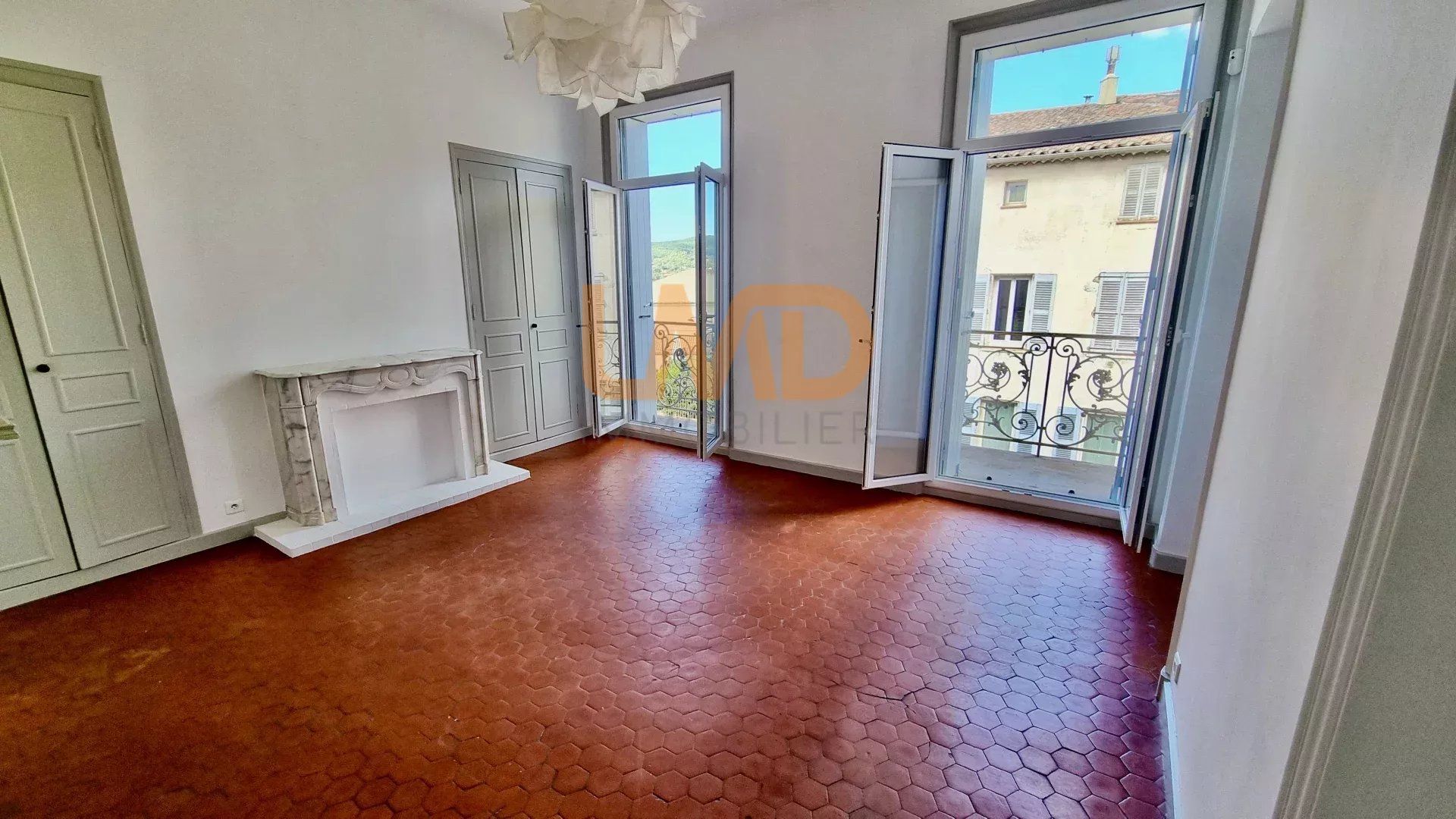 Condominio en Draguignan, Provence-Alpes-Cote d'Azur 12777870