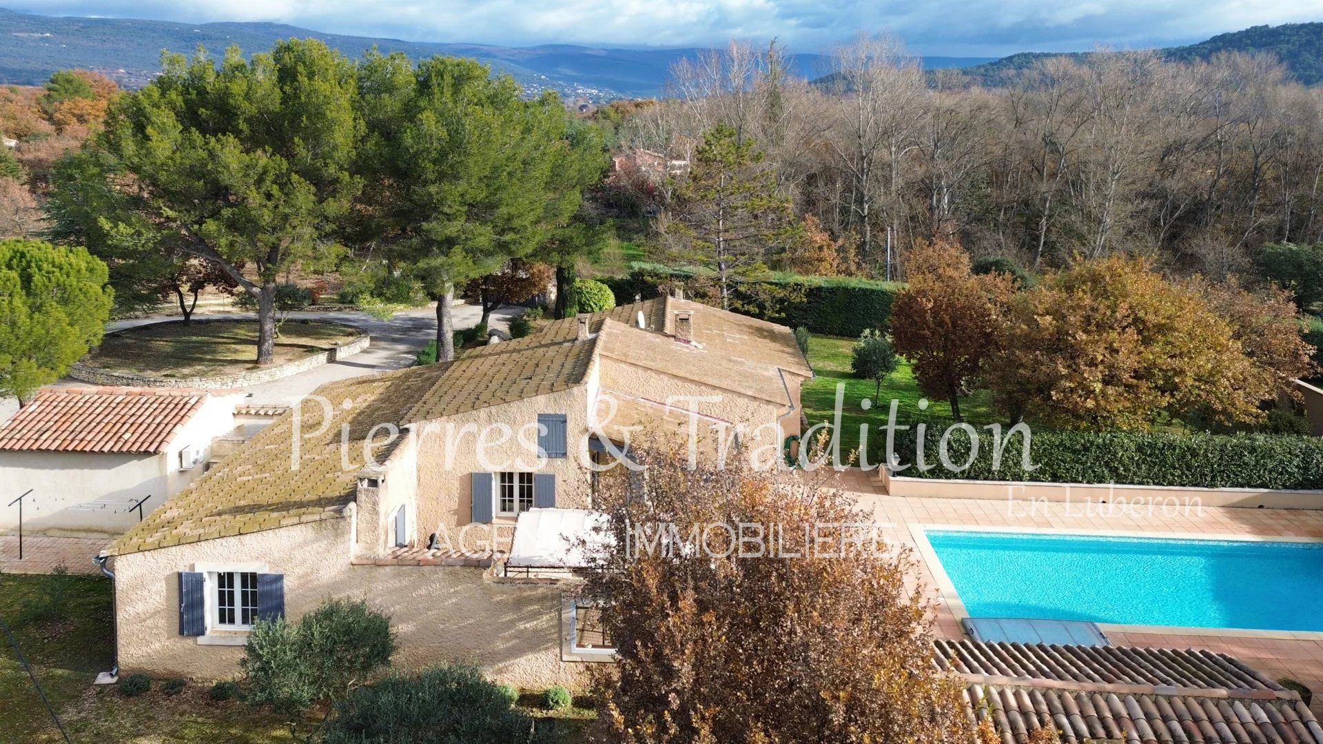 Hus i Saint-Saturnin-lès-Apt, Vaucluse 12778854