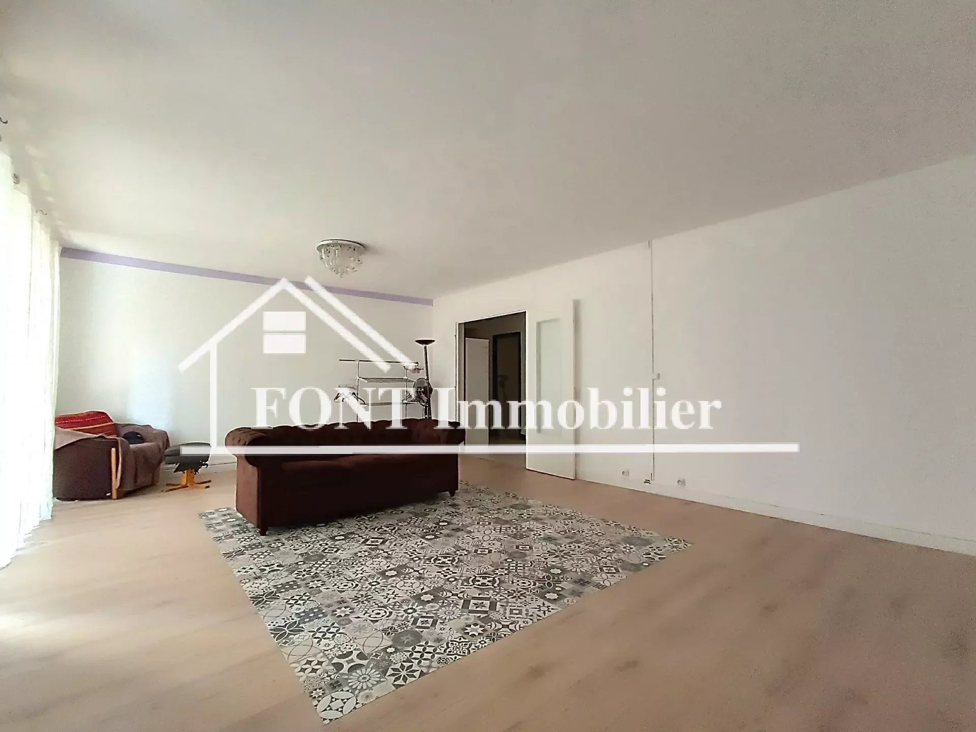 Condominium in Saint-Etienne, Auvergne-Rhone-Alpes 12778876