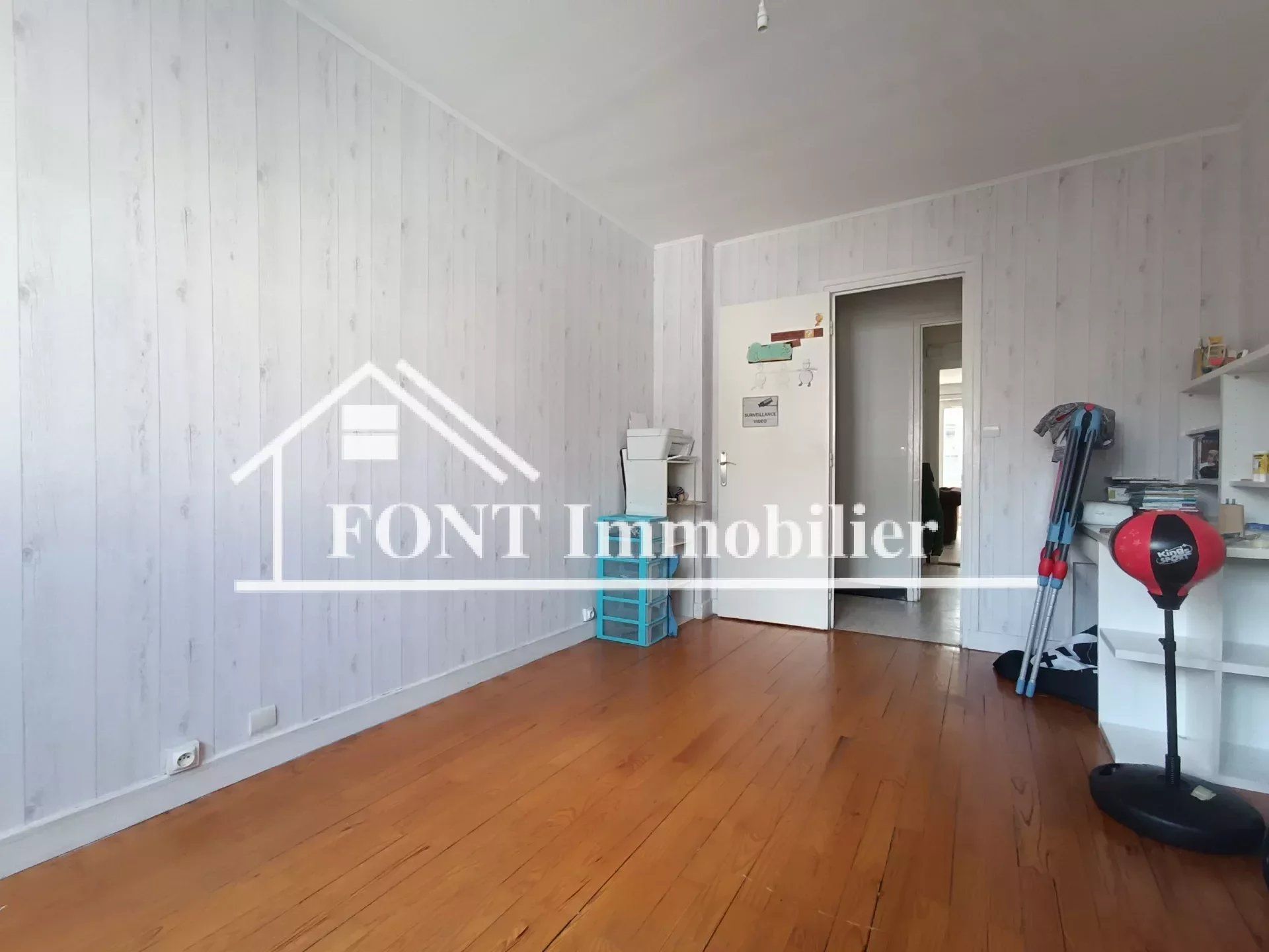 Condominium in Saint-Etienne, Auvergne-Rhone-Alpes 12778876