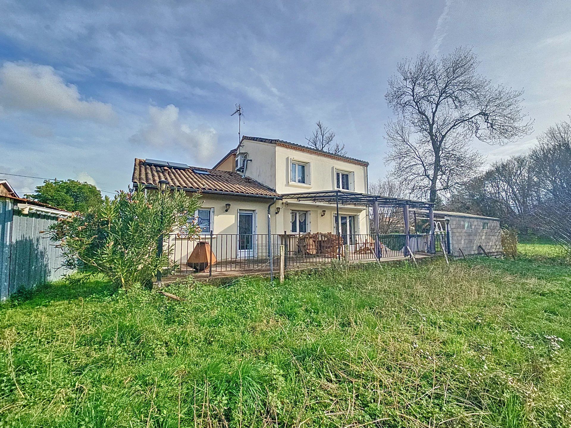 casa no La Roquille, Gironde 12778919