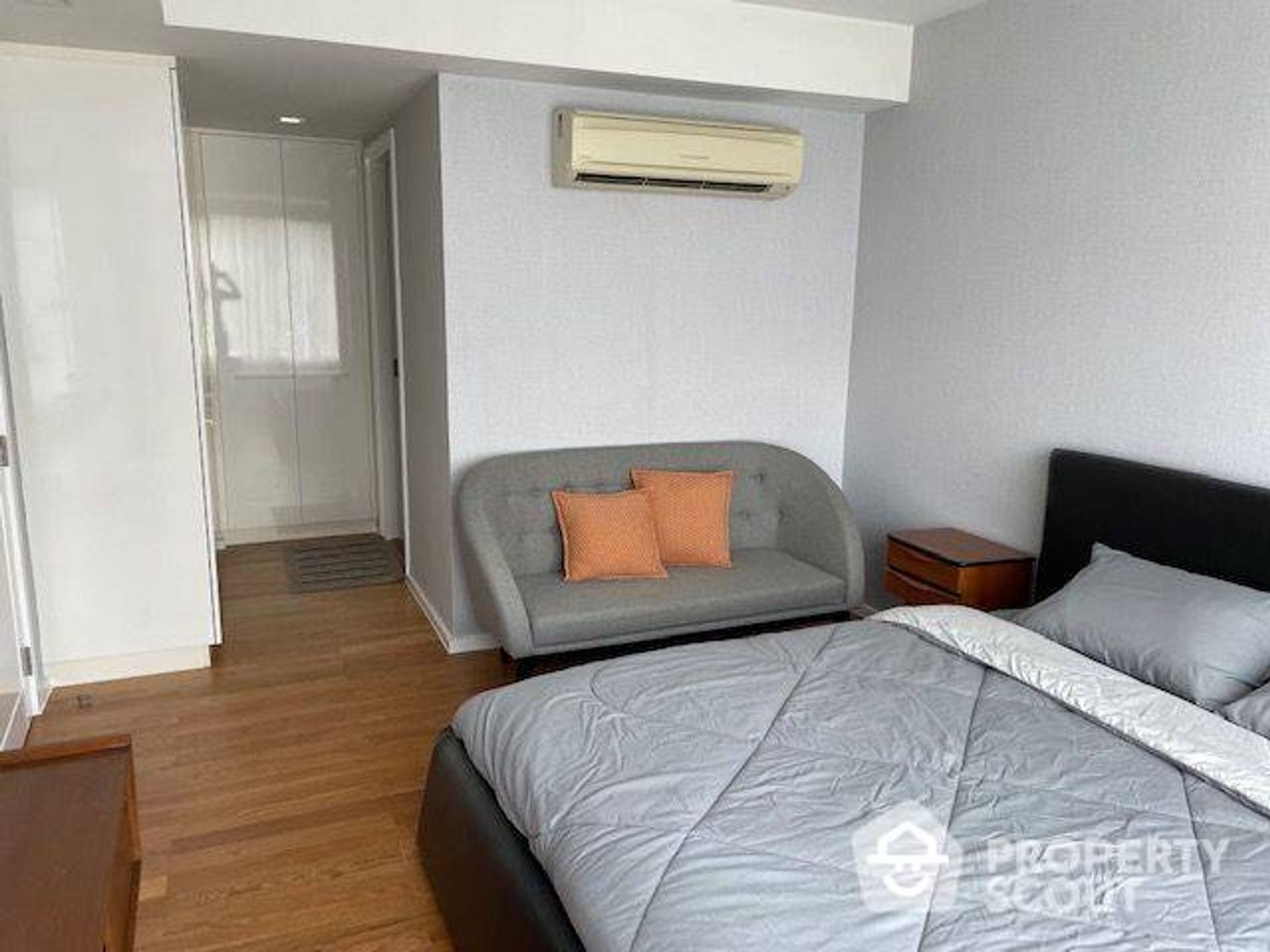 Condominium in Pathum Wan, Krung Thep Maha Nakhon 12779104