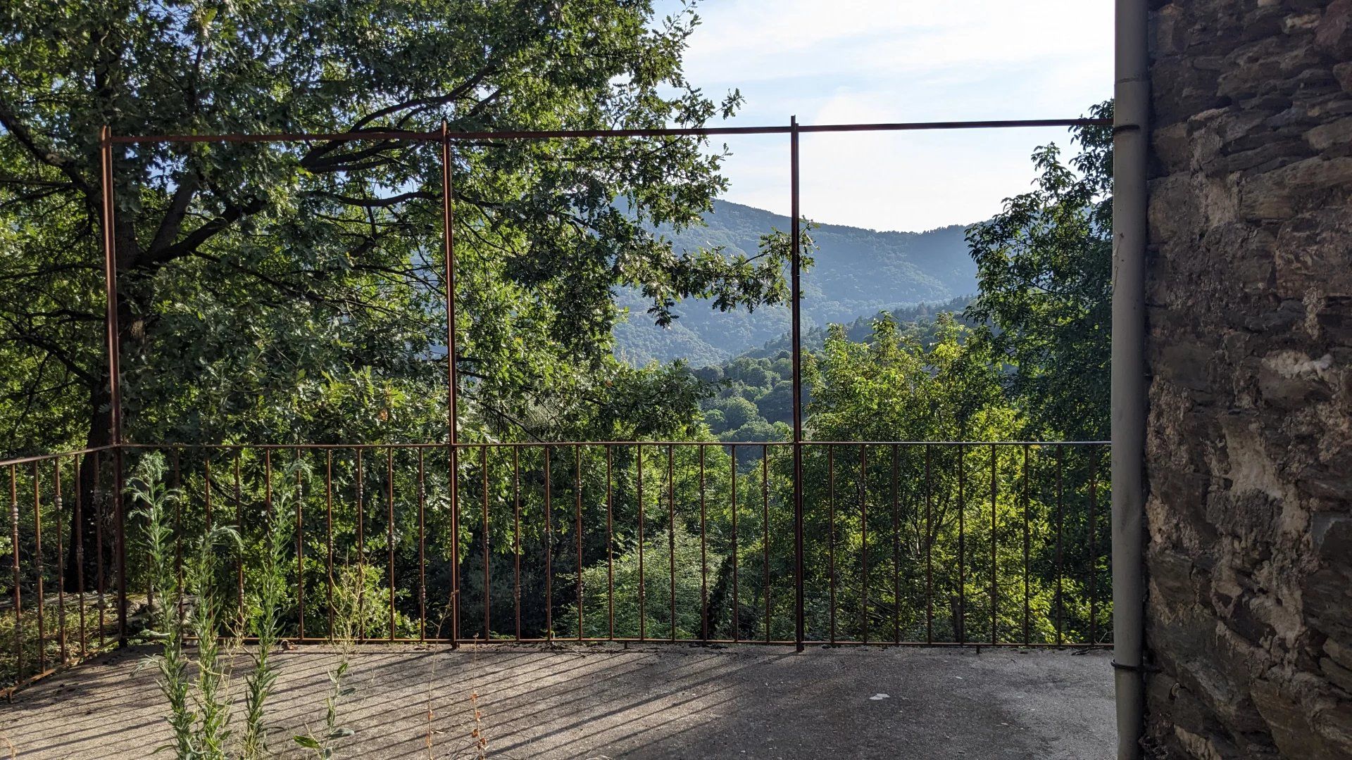 Outro no Saint-Privat-de-Vallongue, Lozère 12779243