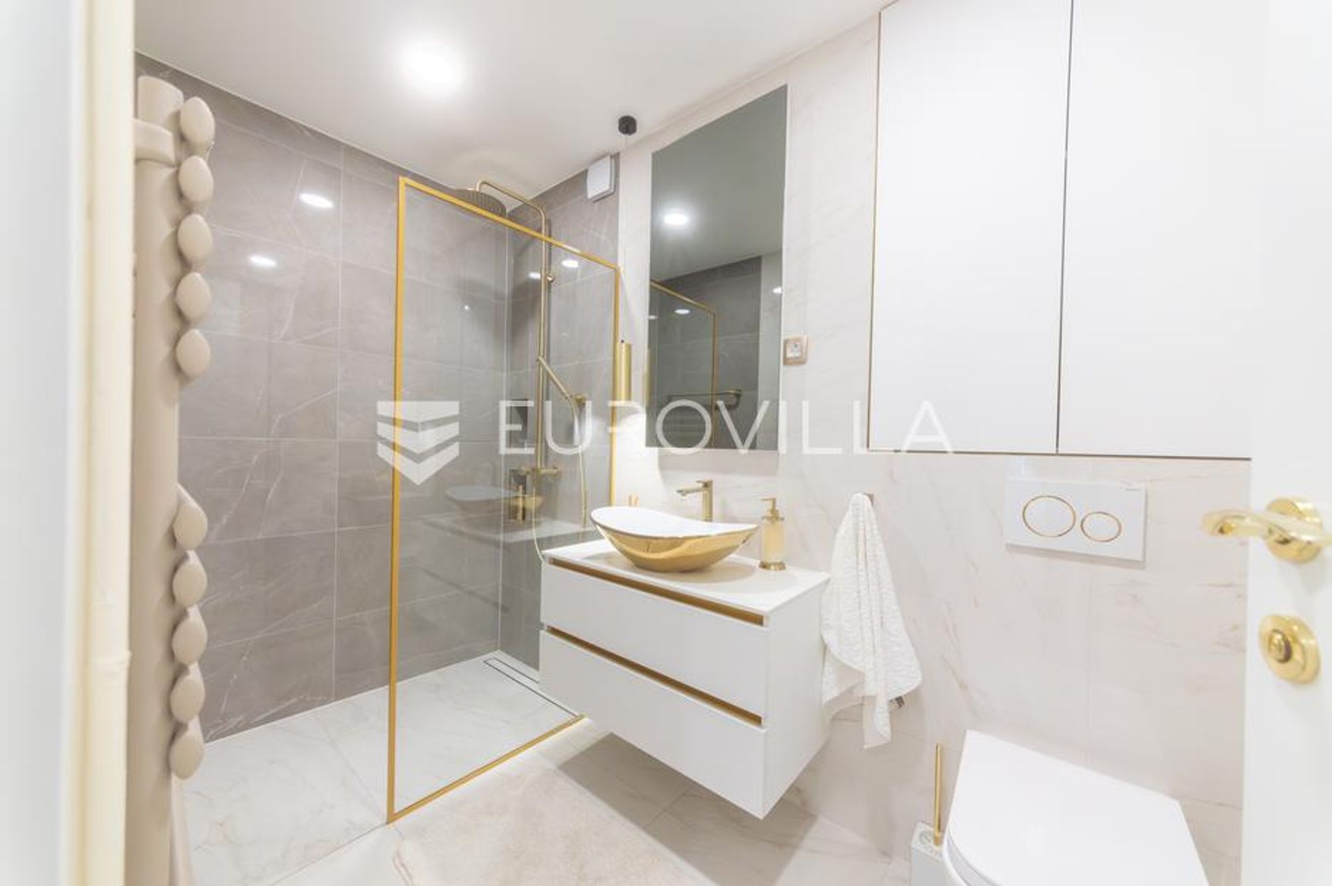 Condominio nel Osijek, Osječko-baranjska županija 12779285