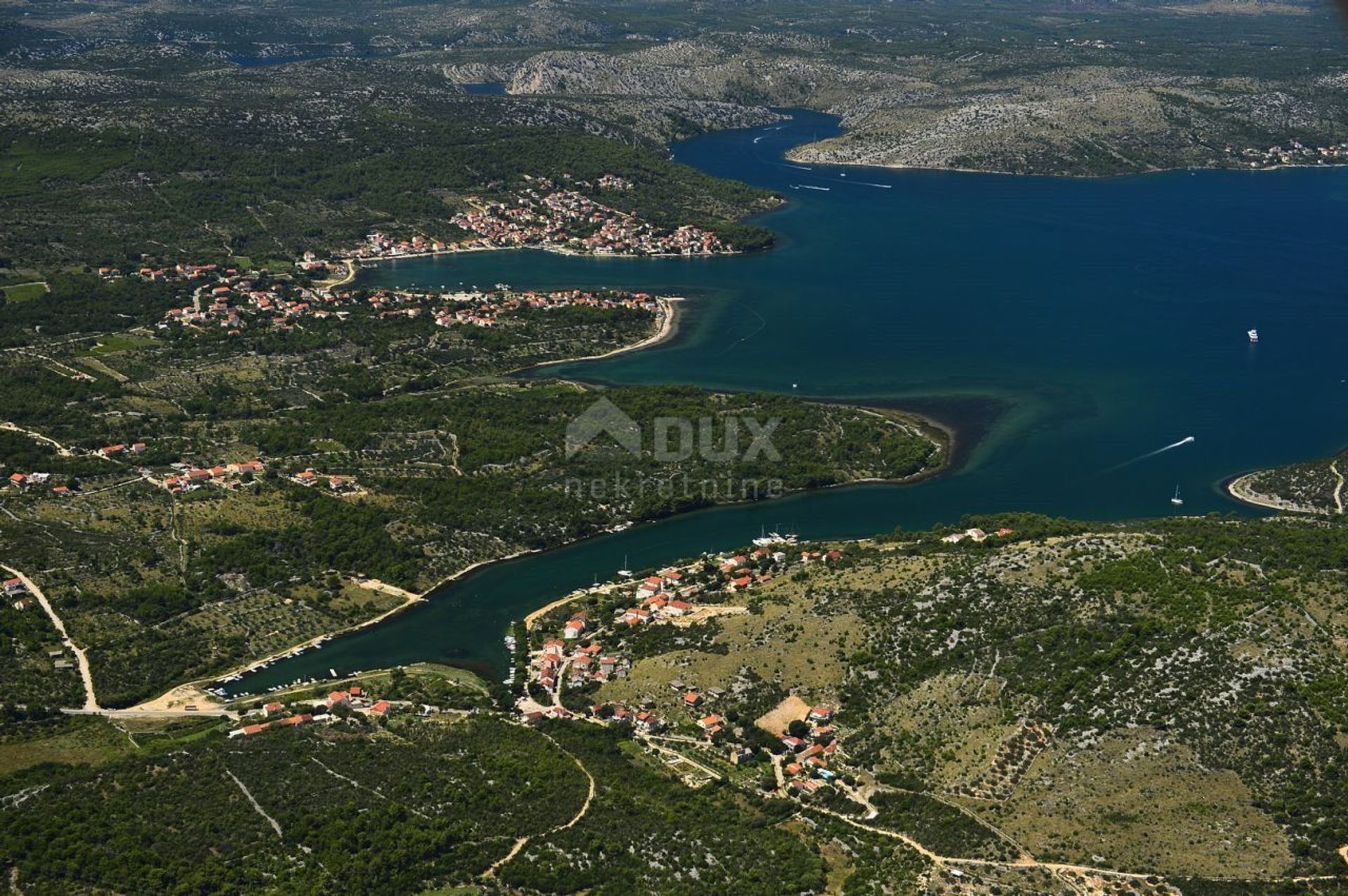 Terre dans Bilice, Šibenik-Knin County 12779318