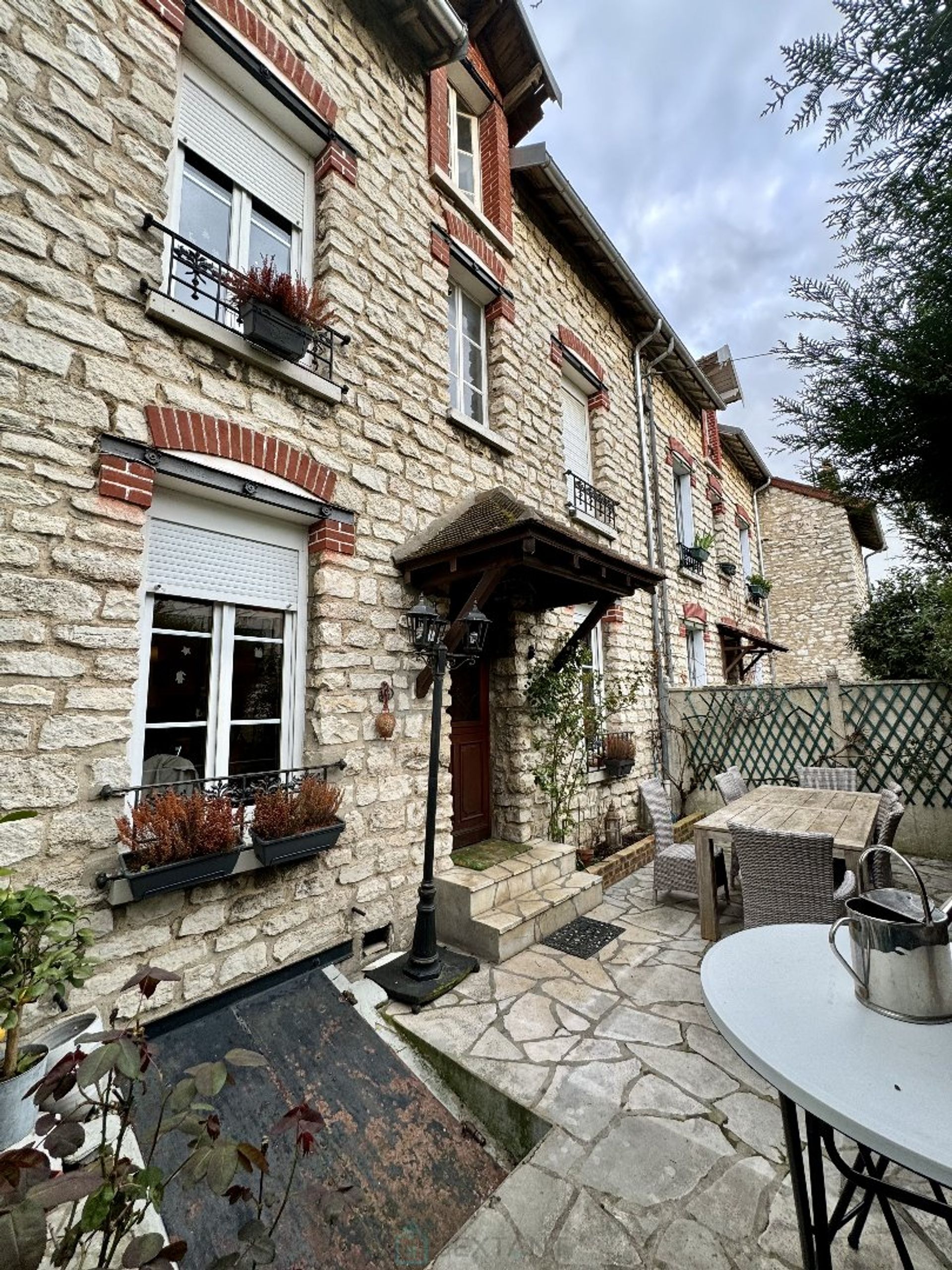 Haus im Mantes-la-Jolie, Ile-de-France 12779906