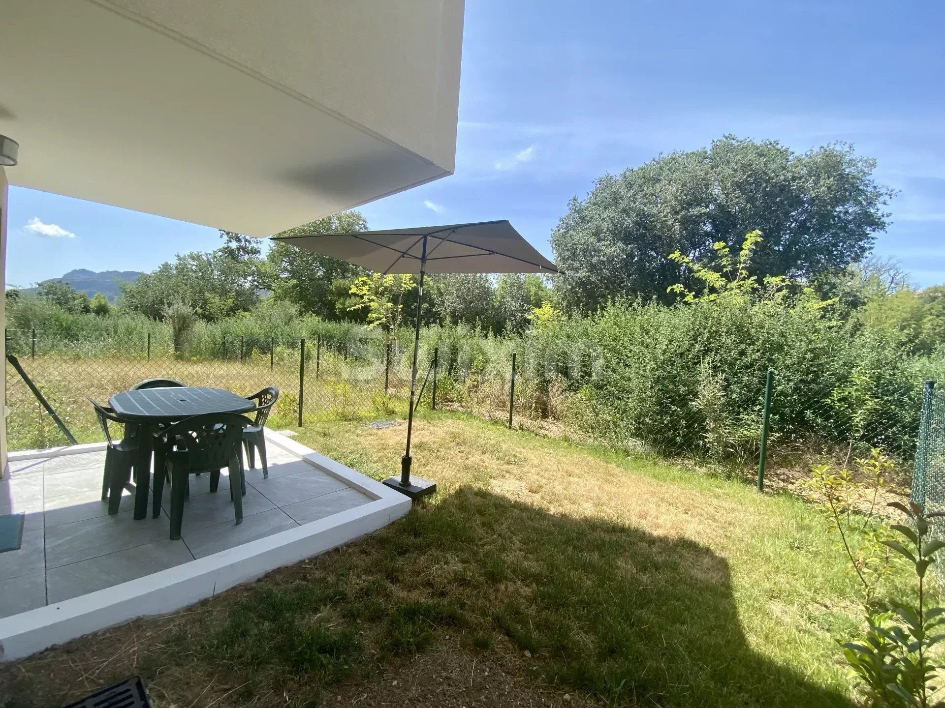 Condominio en Le Muy, Provence-Alpes-Cote d'Azur 12780123